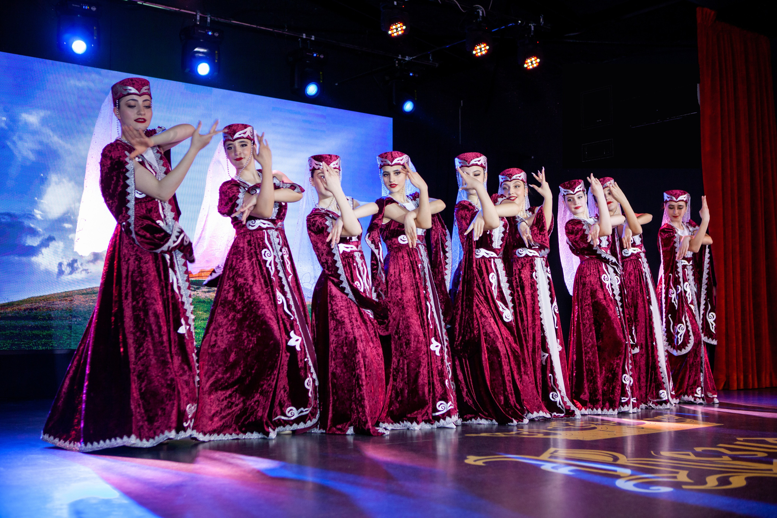 Концерт «День материнства и красоты». Olya Posnimay