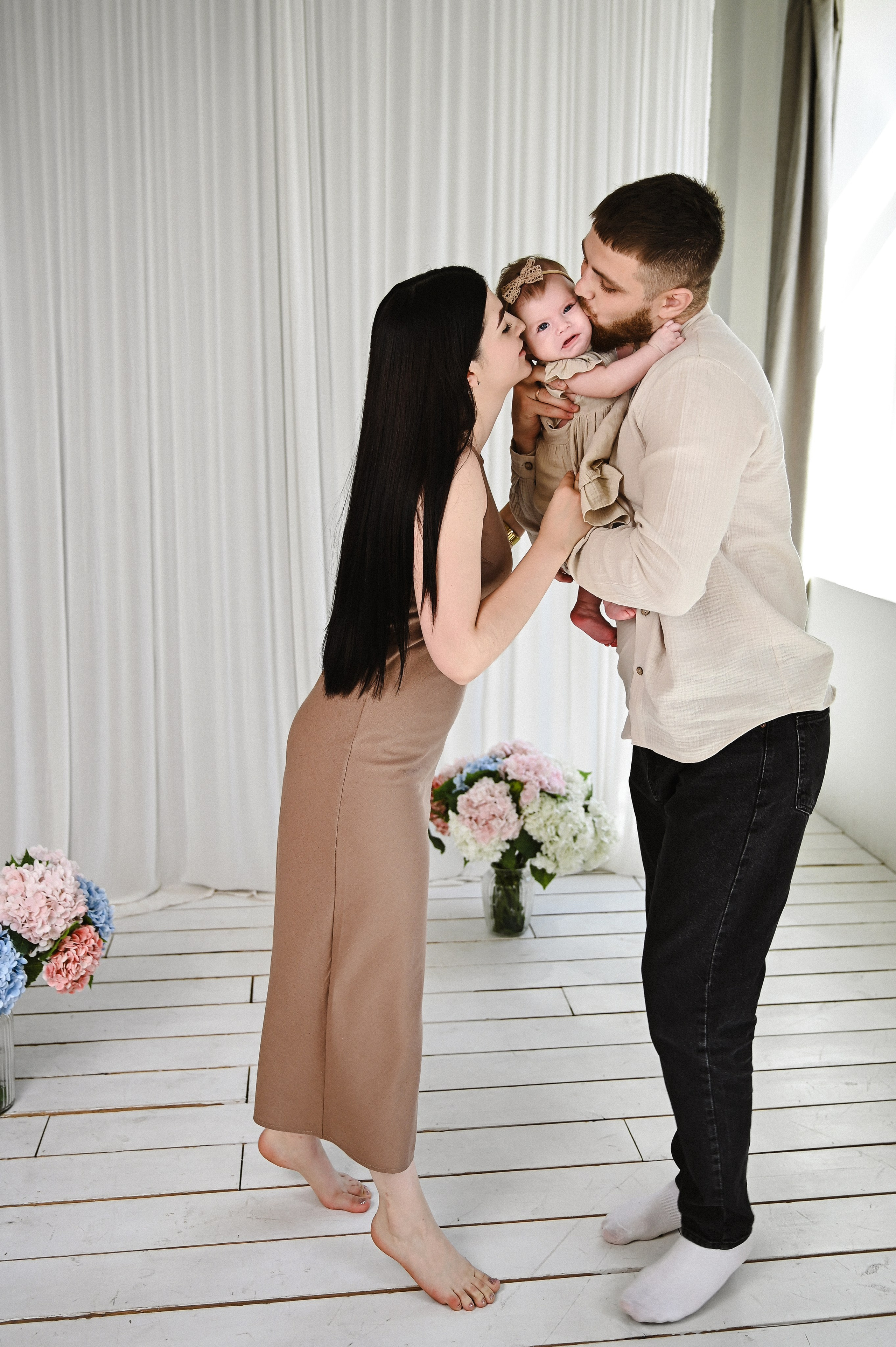 Семейная с маленькой Оливией. Фотограф Ярута Оксана / Ростов-на-Дону