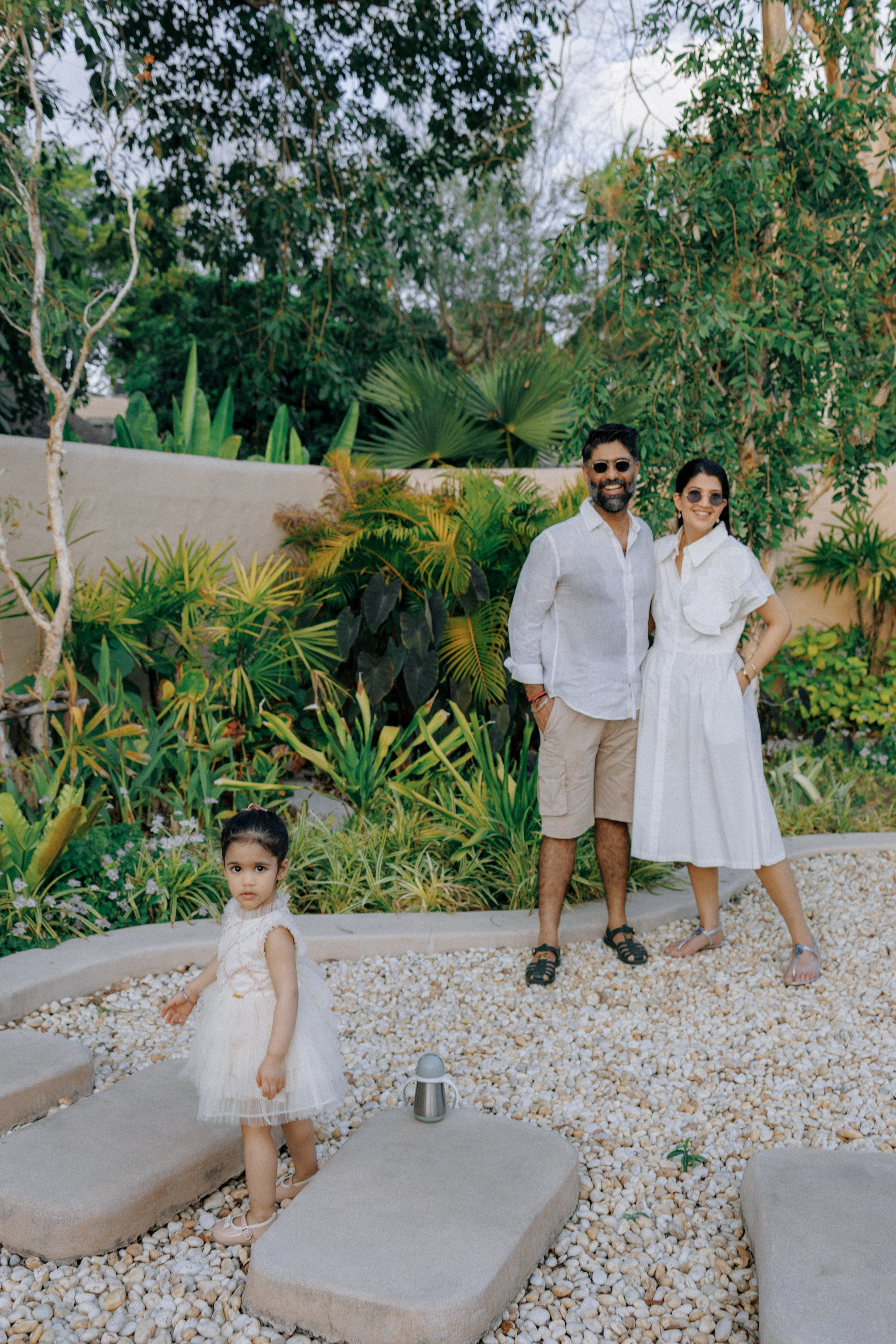 Family photoshoot in Phuket, Thailand. Fedor Lemeshko — Destination Wedding and Family Lifestyle photographer