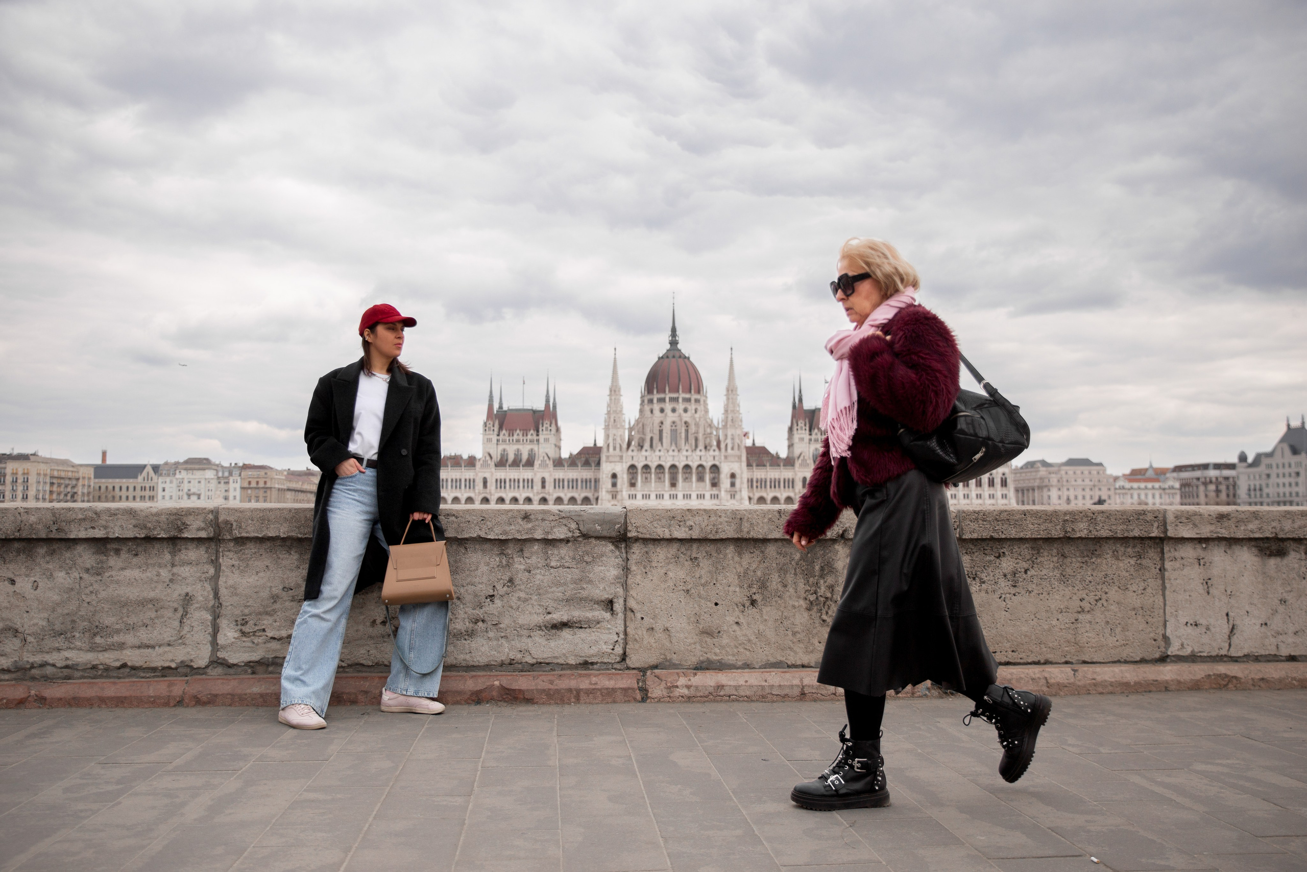 STREET PHOTOGRAPHY. Photographer in Budapest  — Yura Knyazev