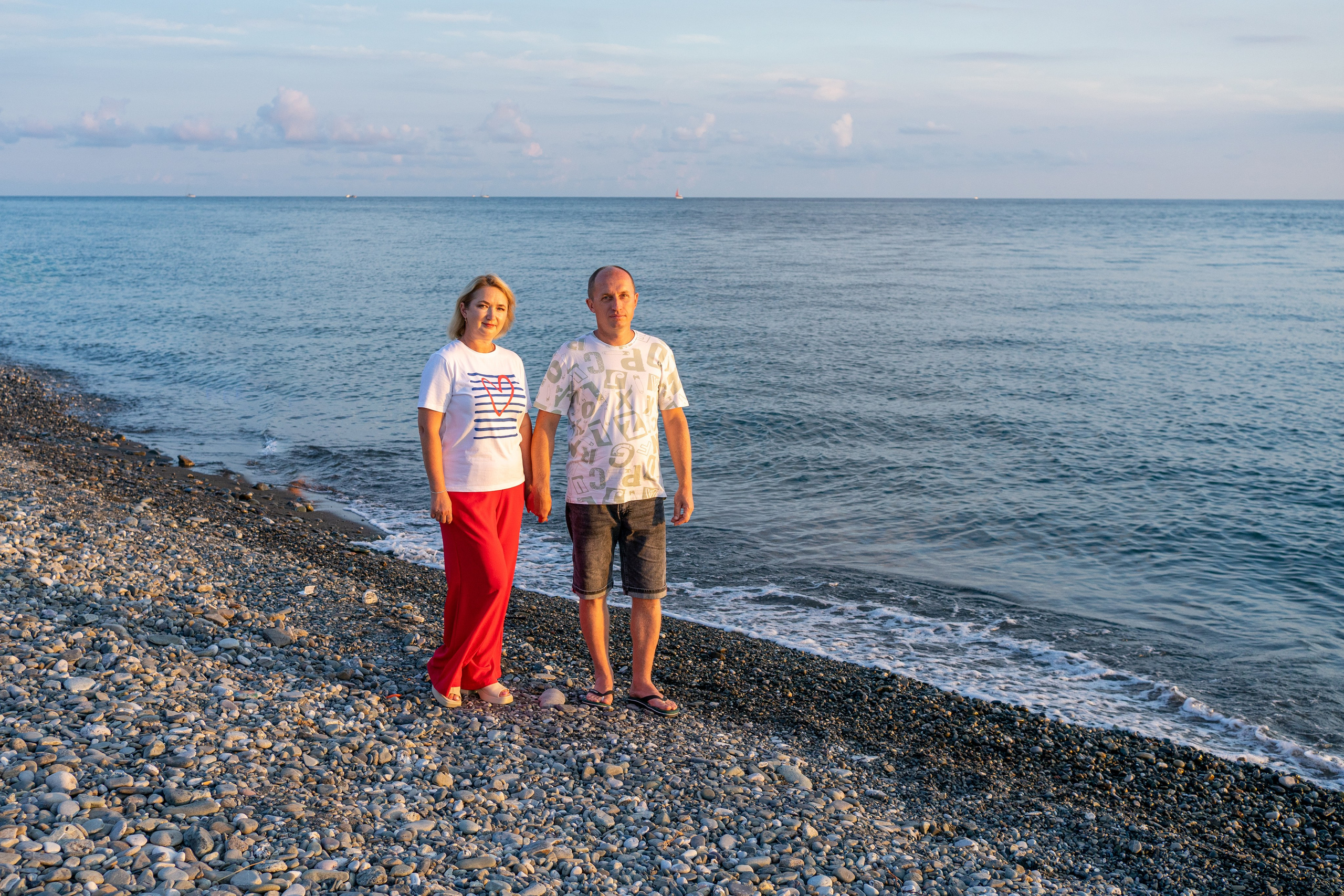 Семейная съемка на пляже в Адлере. Фотограф в Сочи Тиунова Маргарита и Тиунов Евгений