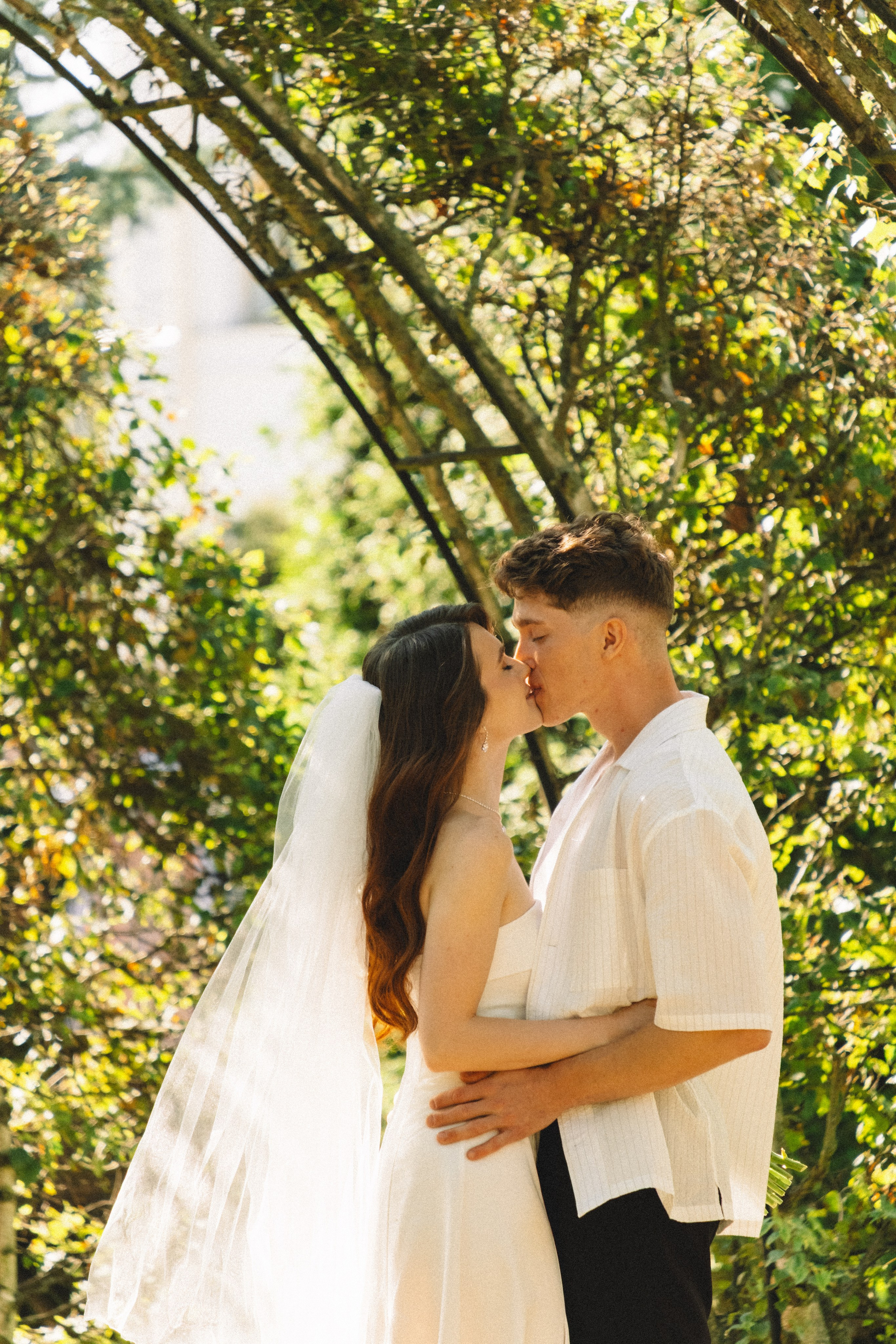 СВАДЕБНАЯ СЬЕМКА В ПЕТЕРГОФЕ И СЬЕМКА РЕПОРТАЖА В ЗАГСЕ ПЕТЕРГОФА. Профессиональный фотограф, Санкт-Петербург — Виктория Богомолова