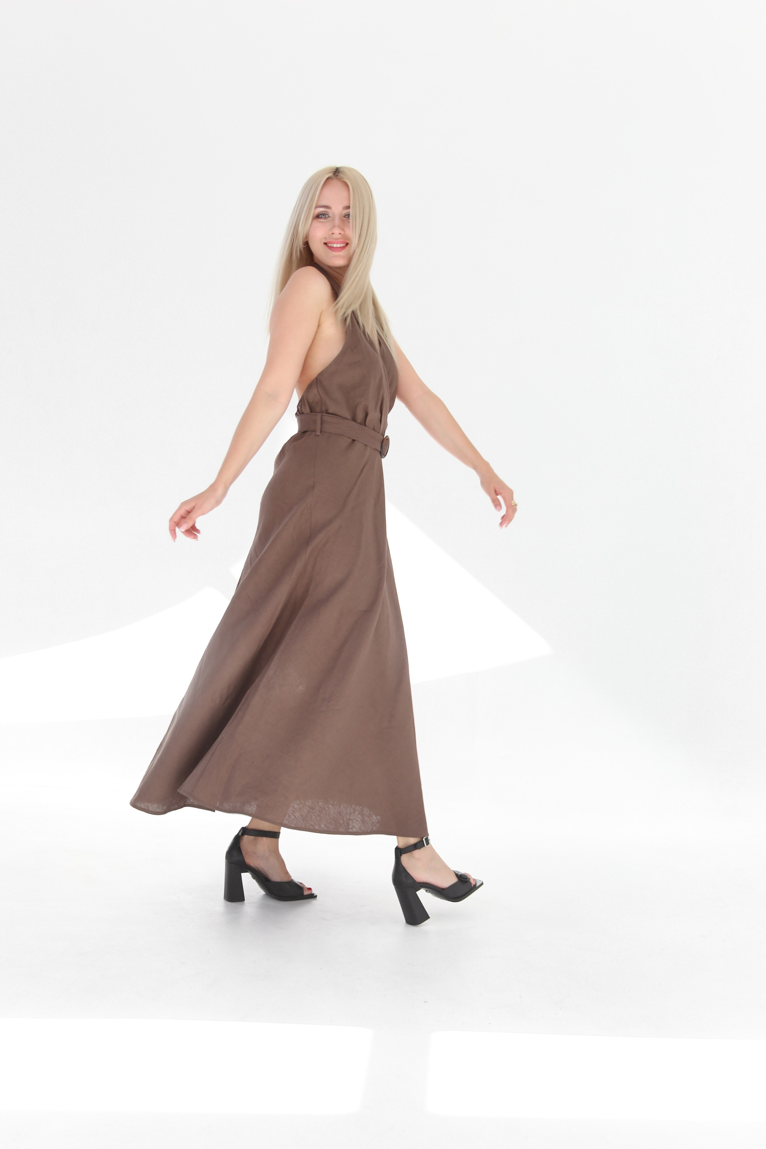 Вероника в студии. Фотограф Пермь. Фотосессия в фотостудии Перми и на свежем воздухе