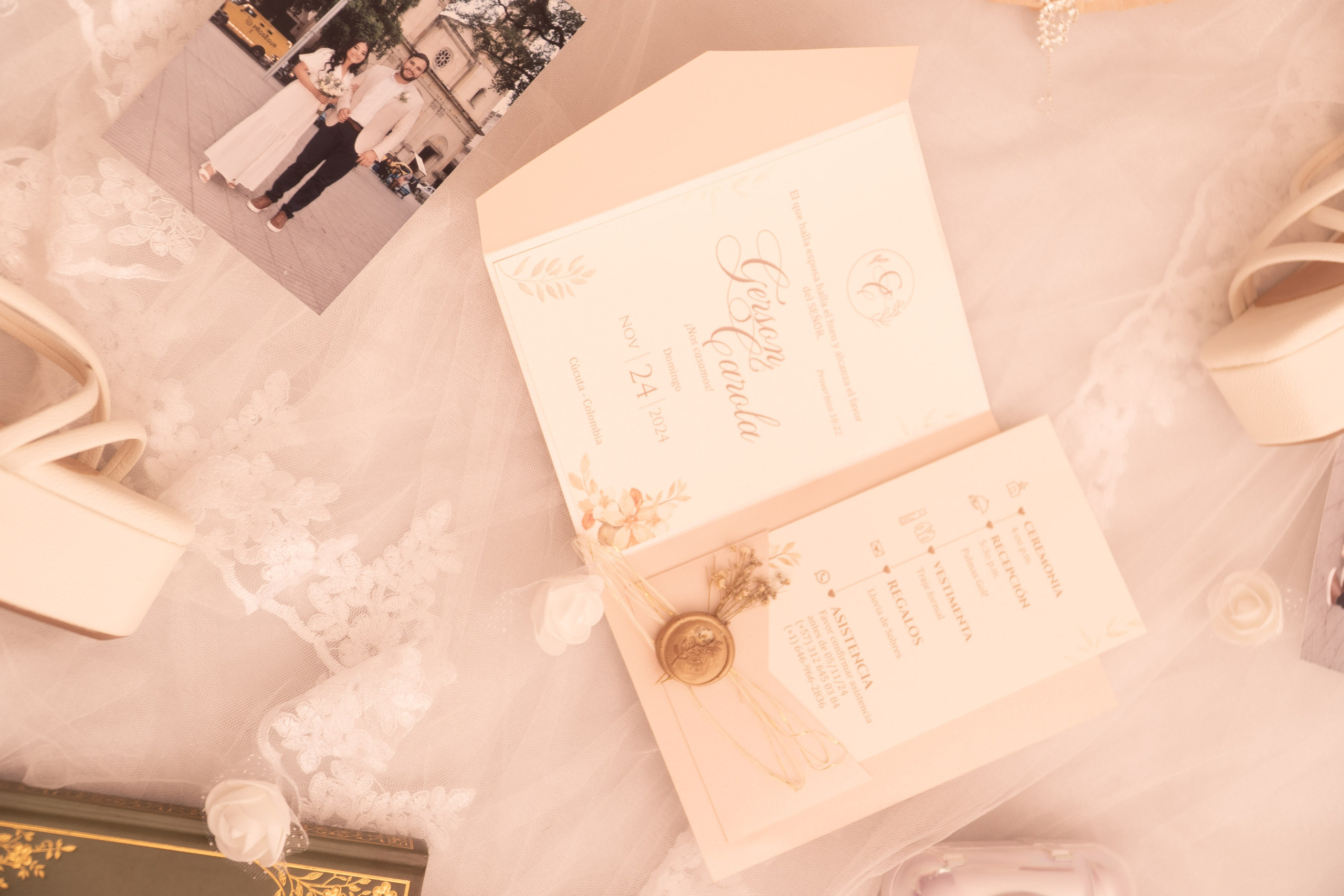 Carola & Gerson. Wedding Photographer in Barcelona and Medellin