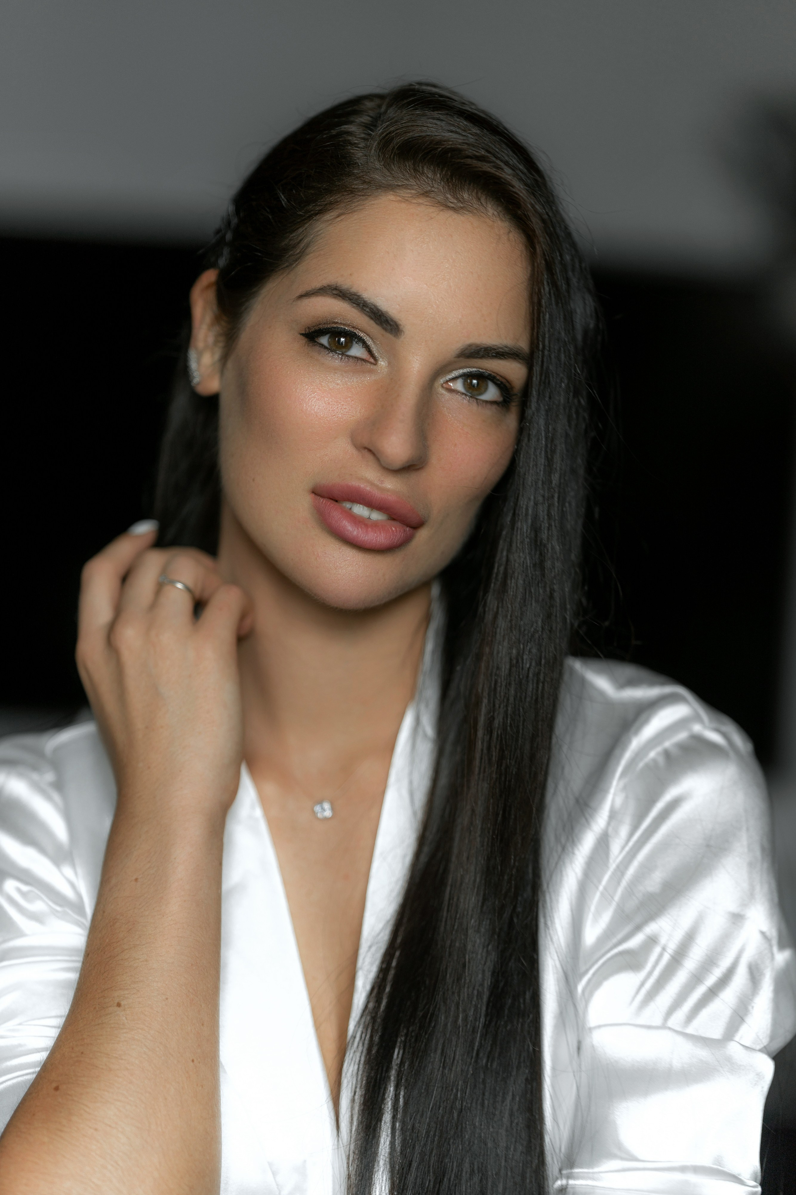 Сборы в квартире, прогулка под дождем и роспись во Дворце № 1. Свадебный фотограф Александр Невский в Санкт-Петербурге