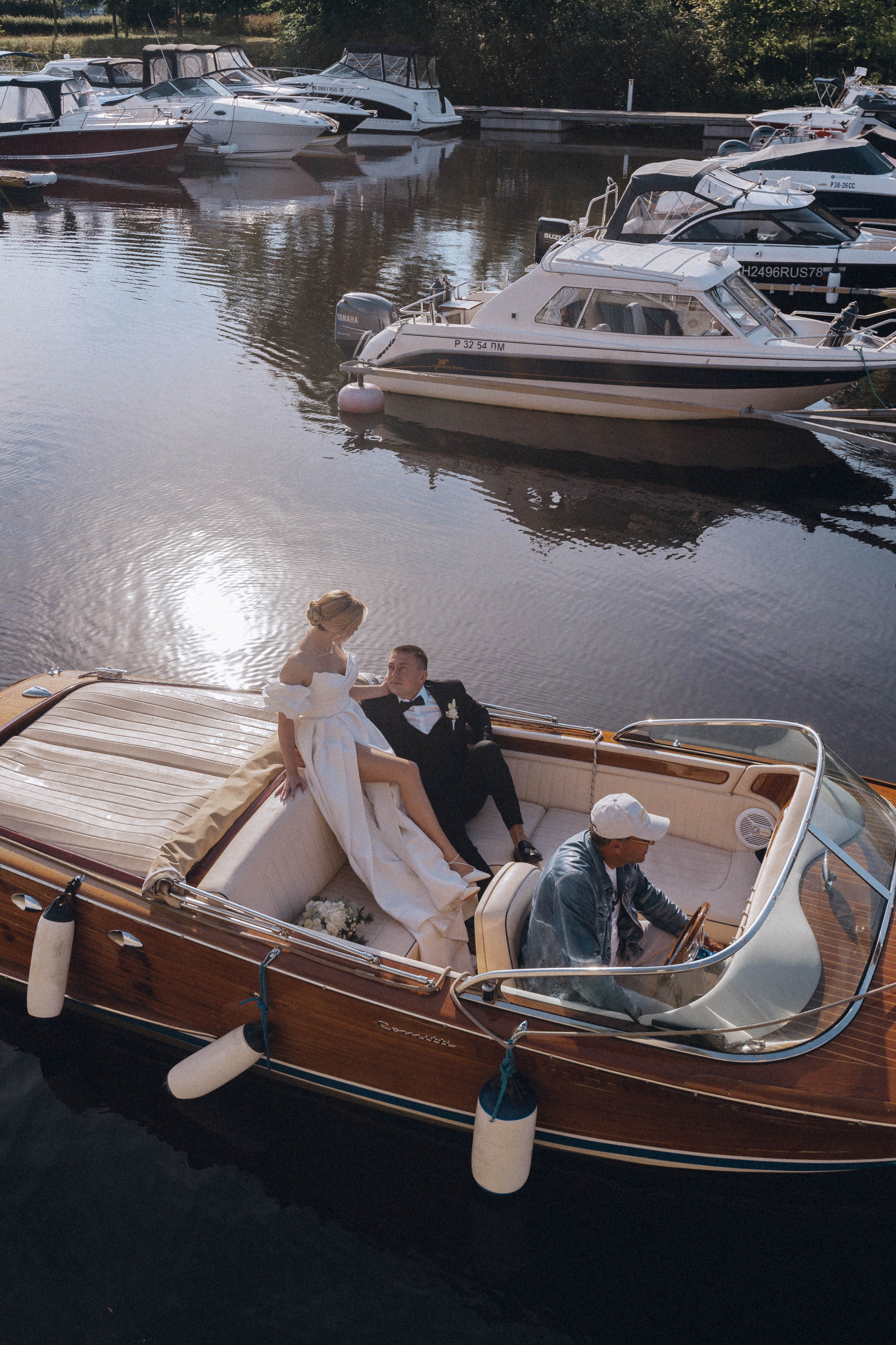 СВАДЕНБНАЯ СЬЕМКА НА КАТЕРЕ ПО КАНАЛАМ САНКТ-ПЕТЕРБУРГА И В АКВАТОРИИ НЕВЫ. Профессиональный фотограф, Санкт-Петербург — Виктория Богомолова