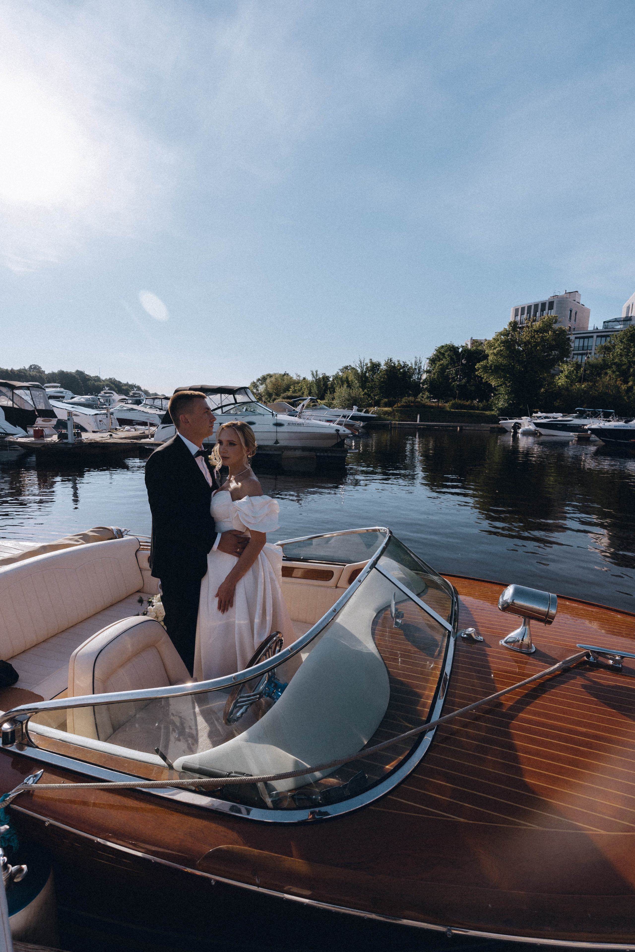 СВАДЕНБНАЯ СЬЕМКА НА КАТЕРЕ ПО КАНАЛАМ САНКТ-ПЕТЕРБУРГА И В АКВАТОРИИ НЕВЫ. Профессиональный фотограф, Санкт-Петербург — Виктория Богомолова