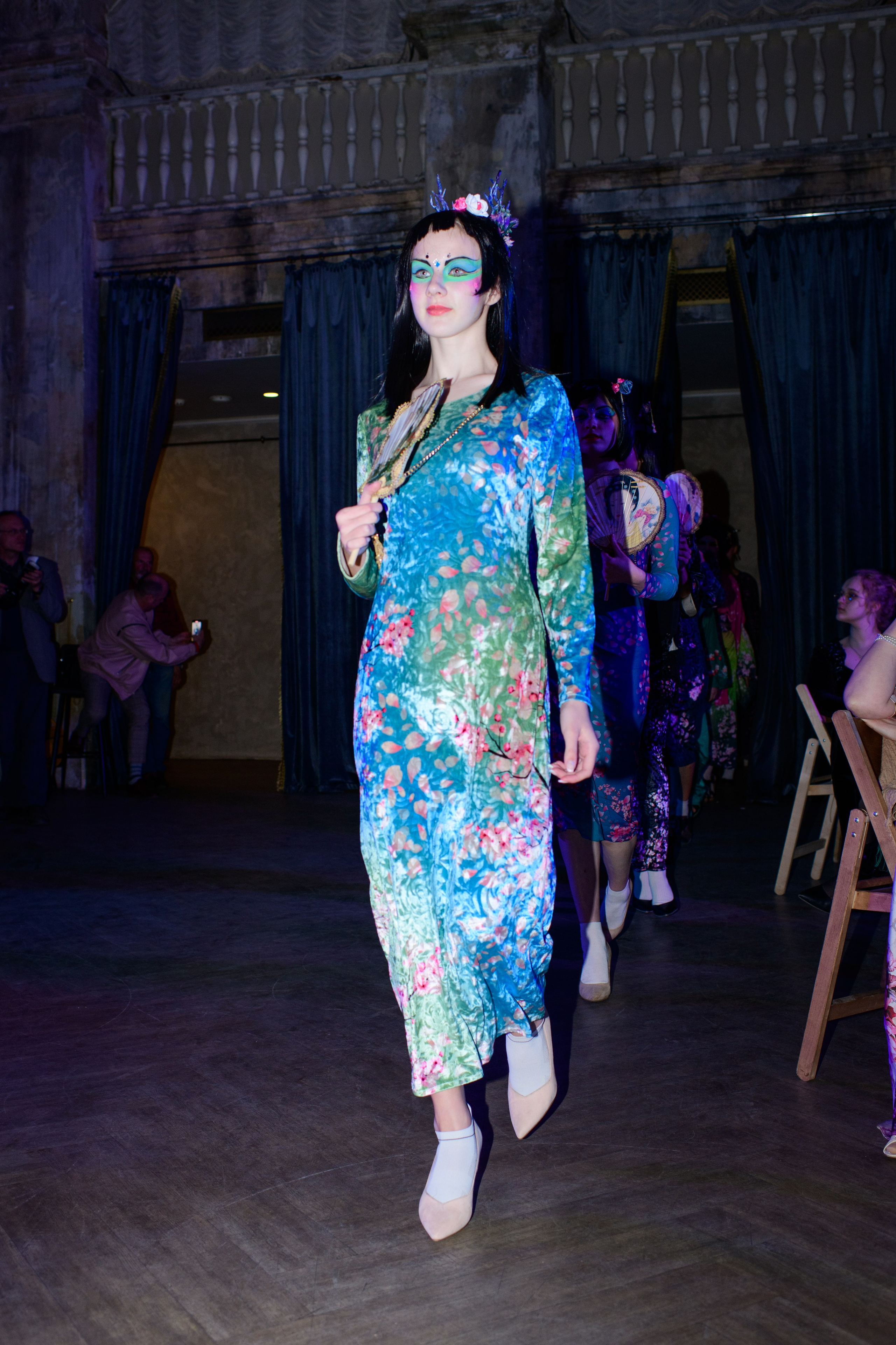 Репортаж модного показа «Люди брендов». Организация и проведение фотосъемок в Санкт-Петербурге. Фотограф Смирягин Илья