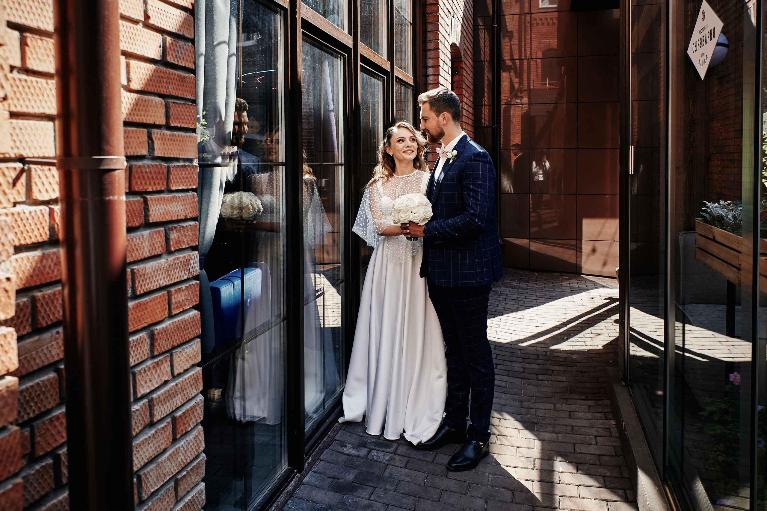 Свадебная фотосессия в солнечный день