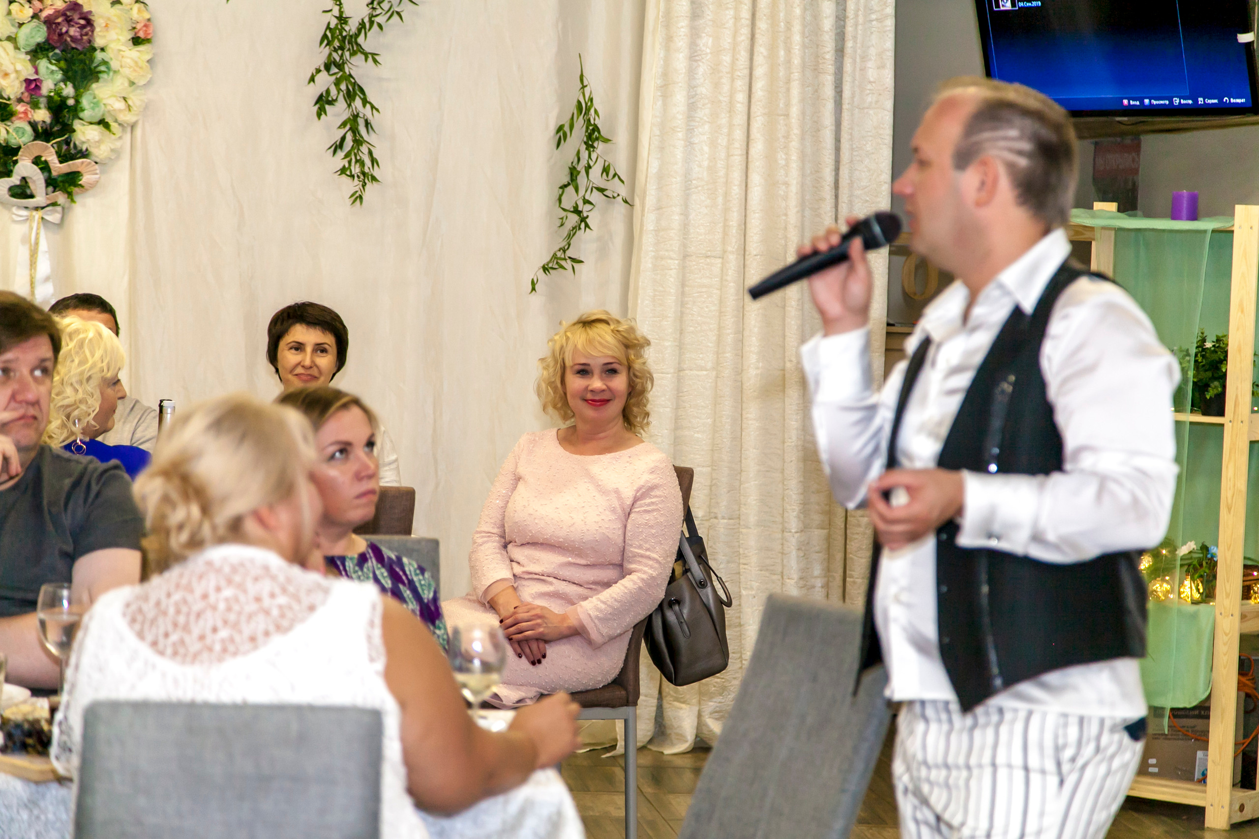 Поющий ведущий Сергей Голубев. Ведущий, Тамада, DJ, фото в Перми. Хорошее настроение