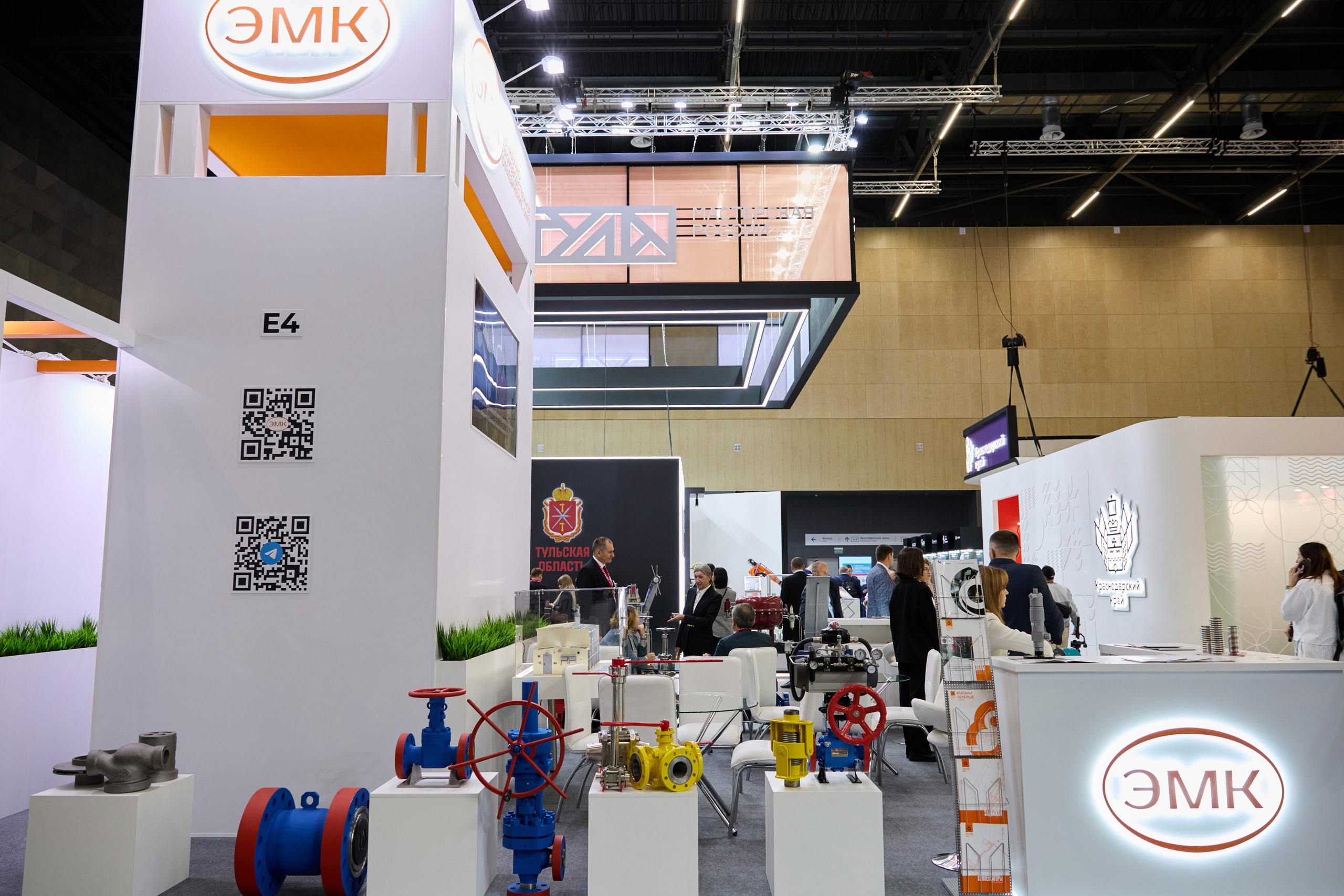 Выставка. Свадебная, репортажная фотосъемка и видеосъемка в Минске. Илья и Юлия Ширмановы. Фотограф | Видеограф | Минск