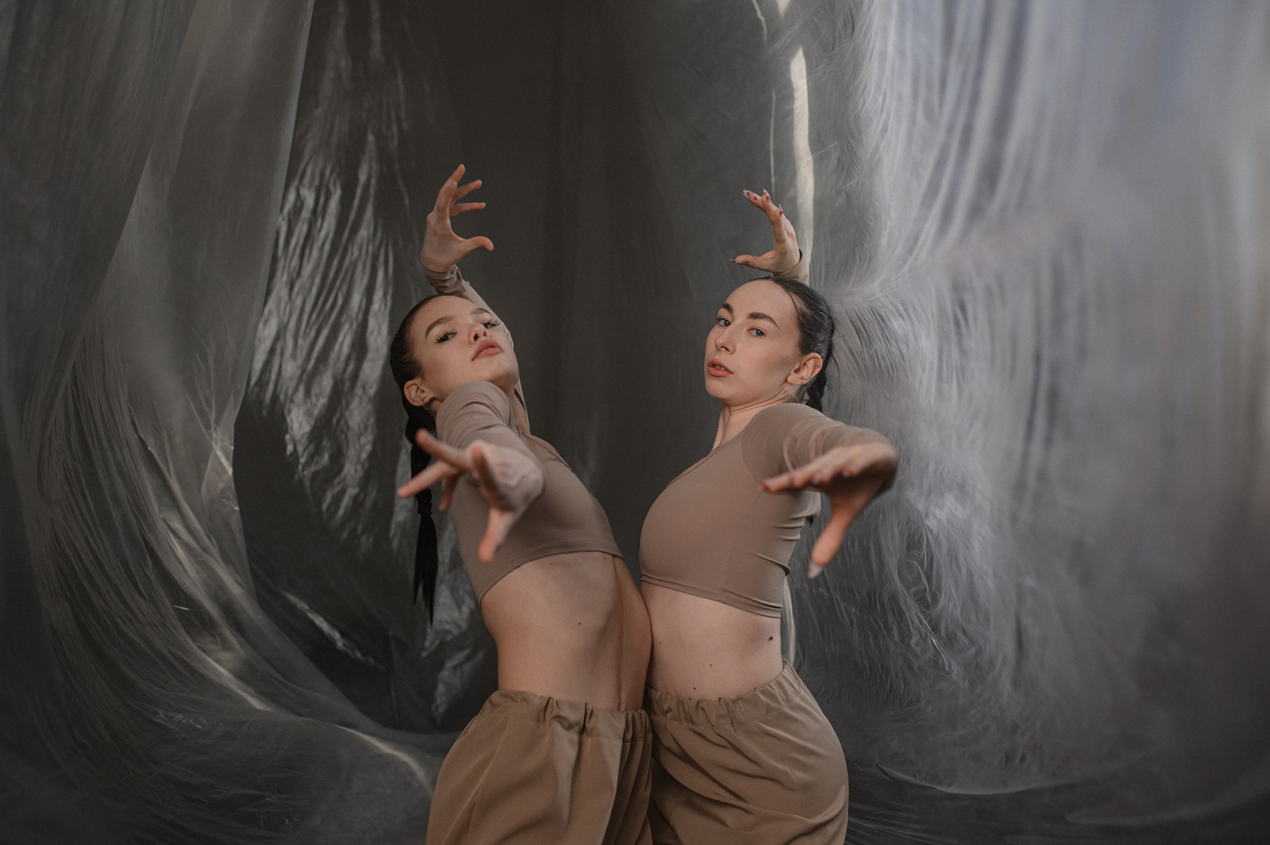 Алина и Вика. Www.ostermiller.ru