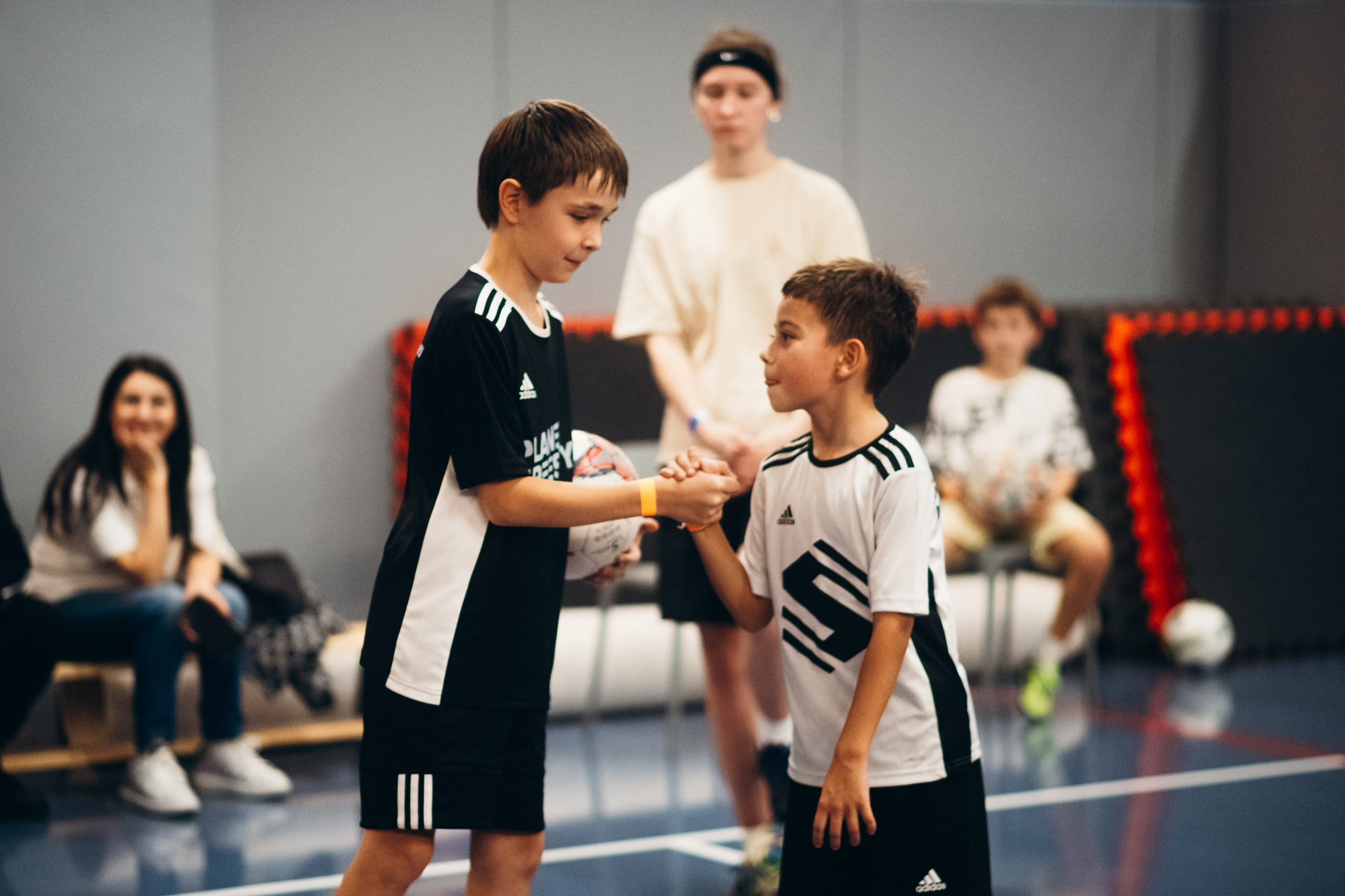 Турнир по футбольному фристайлу, панне и теннисболу