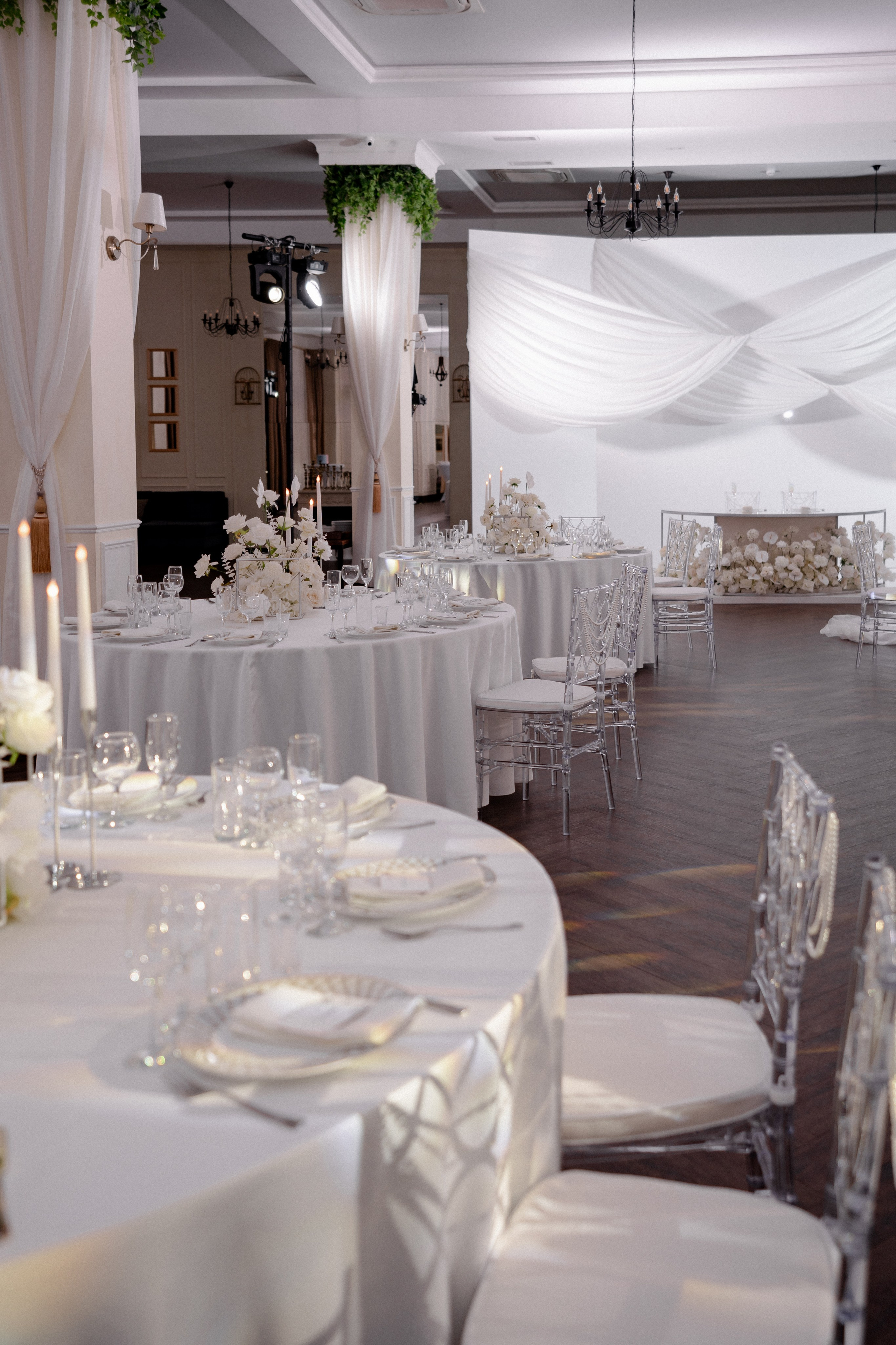 СВАДЕБНАЯ СЬЕМКА СБОРОВ В ОТЕЛЕ И ВЫЕЗД НА ЦЕРЕМОНИЮ (СНЯТО В СИБИРЕ В НИЖНЕВАРТОВСКЕ). Профессиональный фотограф, Санкт-Петербург — Виктория Богомолова