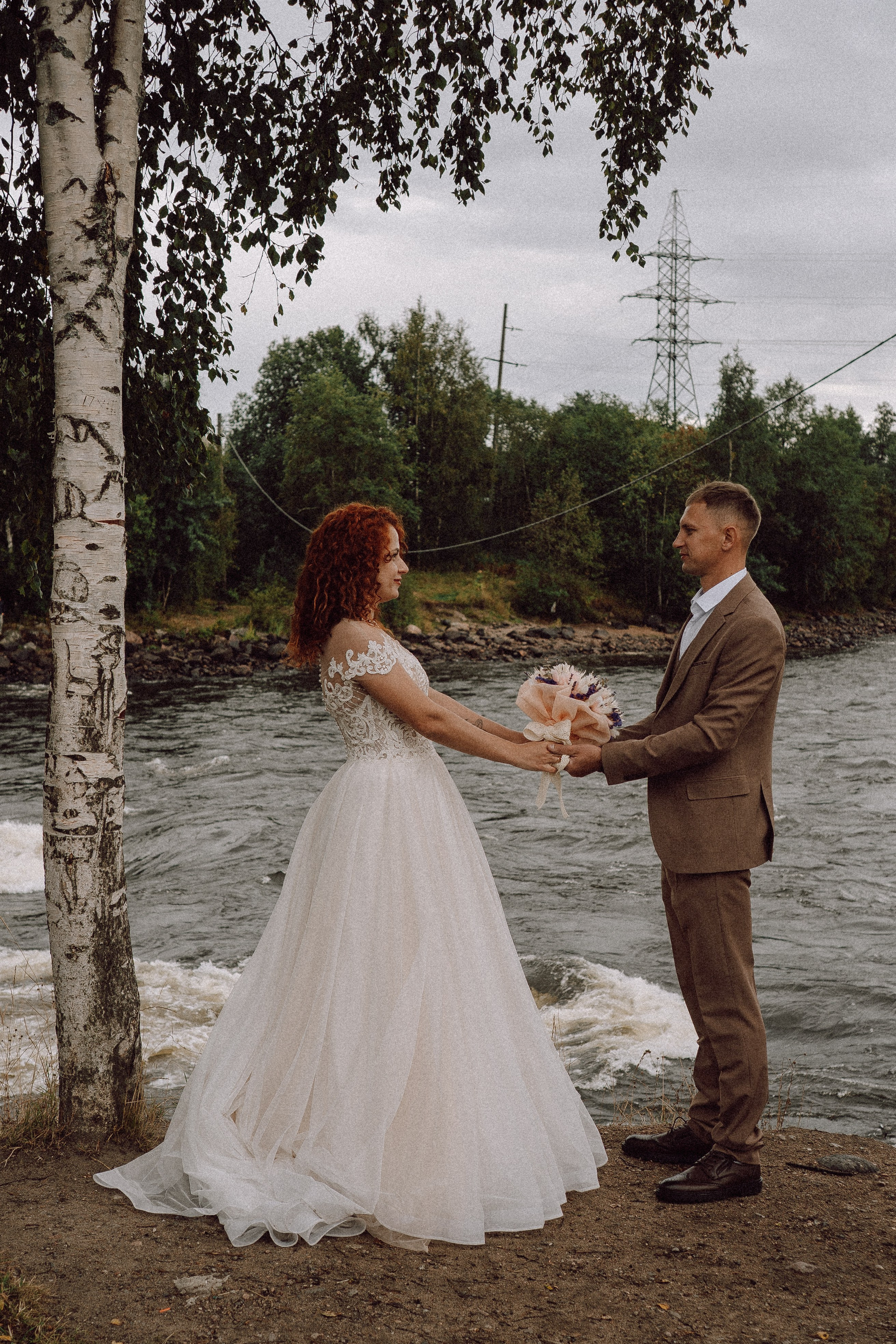 СВАДЕБНАЯ ФОТОСЕССИИЯ ПАРЫ В ГОРОДЕ ПРИОЗЕРСК В СОСНОВОМ ЛЕСУ И С ПИКАПОМ. Профессиональный фотограф, Санкт-Петербург — Виктория Богомолова