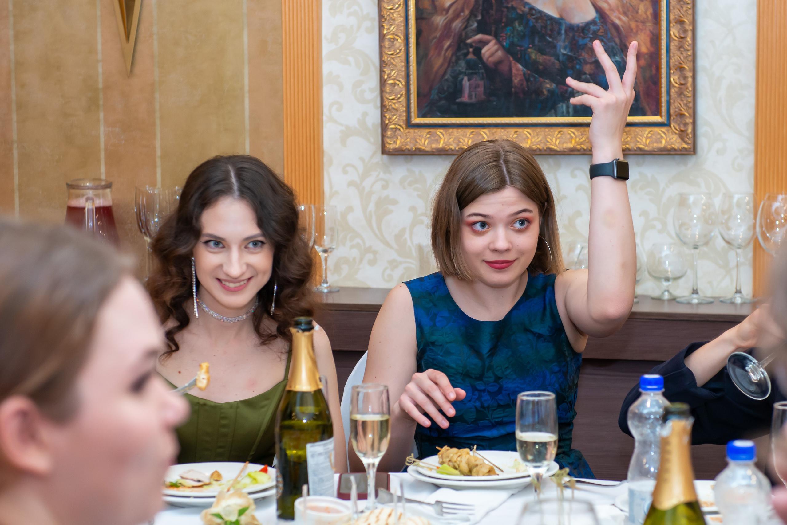 Выпускной вечер в гимназии № 37, ресторан La Ronde