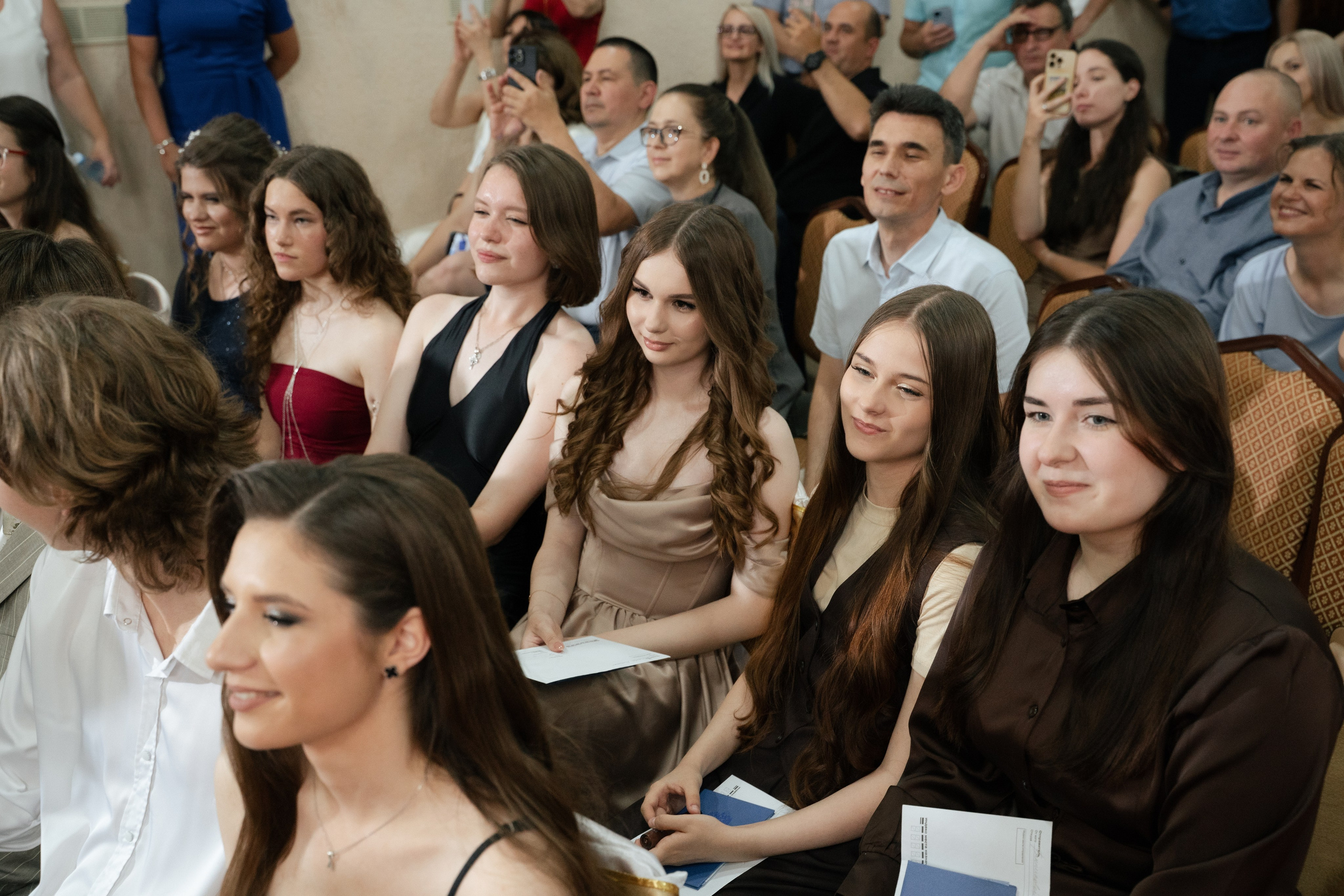 40 Школа 11 класс вручение аттестатов. Выпускные альбомы Натальи Бутко: Новороссийск, Анапа, Геленджик