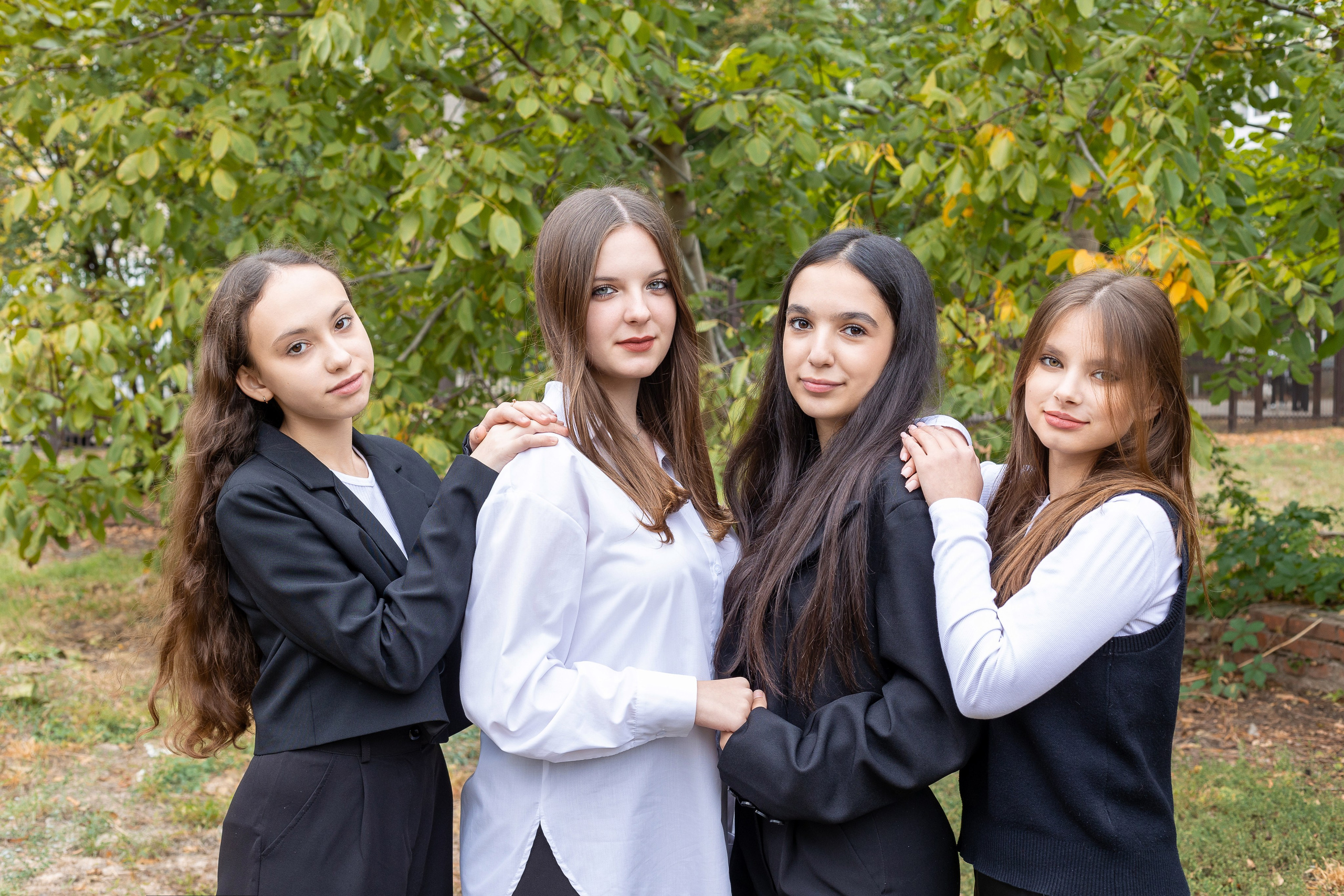 На улице. Выпускные альбомы Майкоп, Краснодар Елена Золотарева