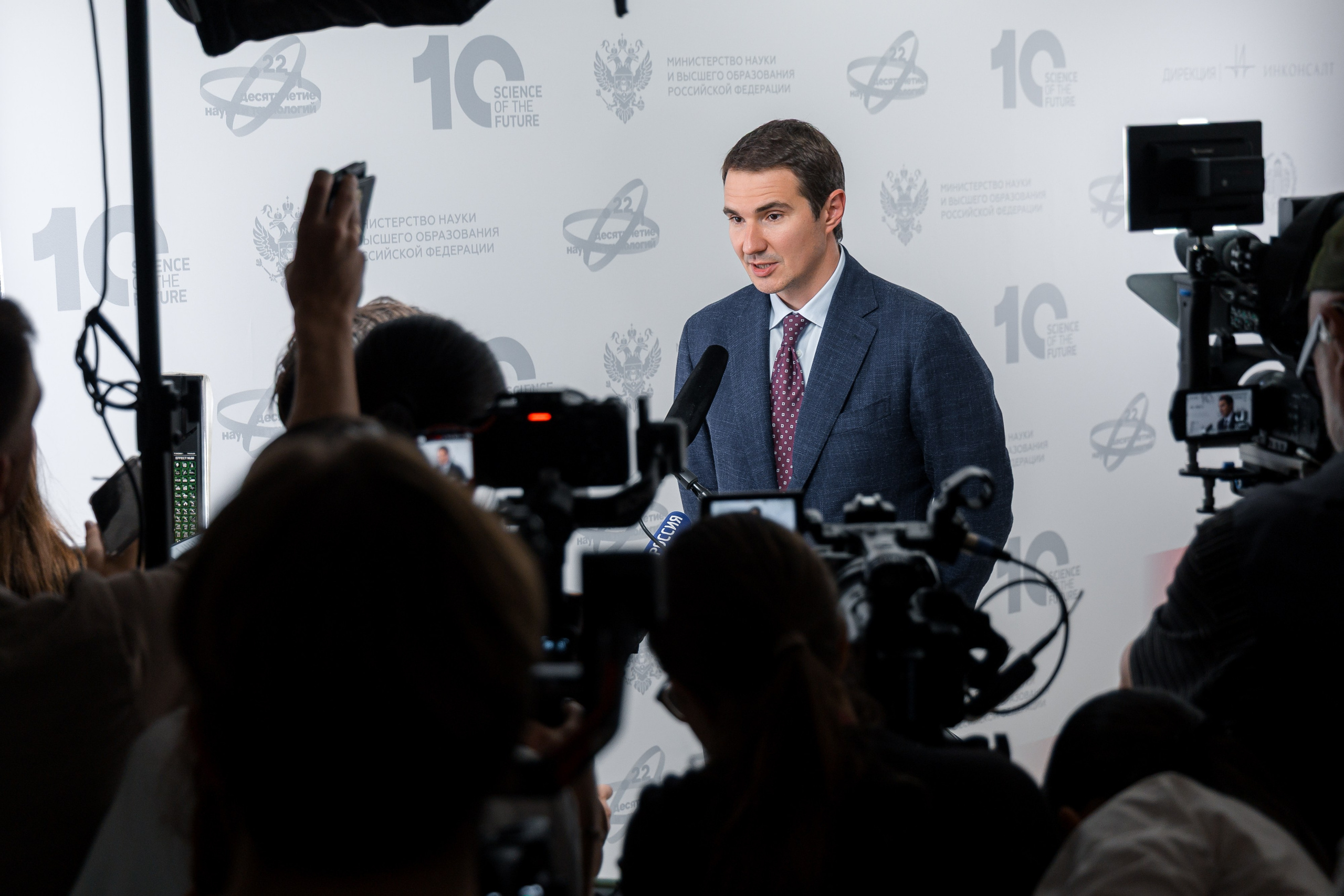 НАУКА БУДУЩЕГО — НАУКА МОЛОДЫХ | САРАТОВ. Репортажный фотограф Сурков Артем Москва