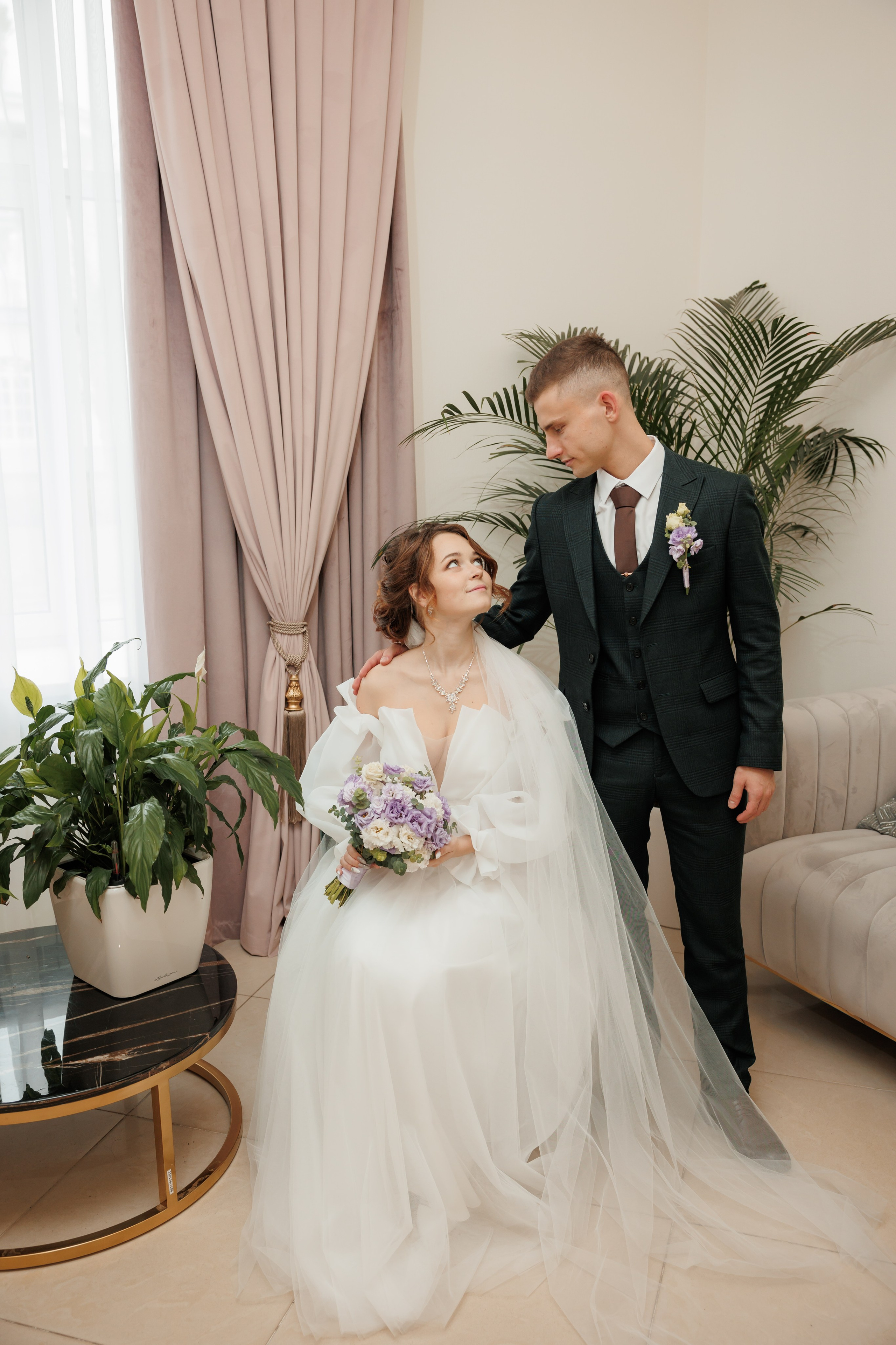 Константин и Дарья, ЗАГС ВДНХ, отель Soluxe, ресторан «Антик». Свадебный и репортажный фотограф (Москва, Королев и другие)