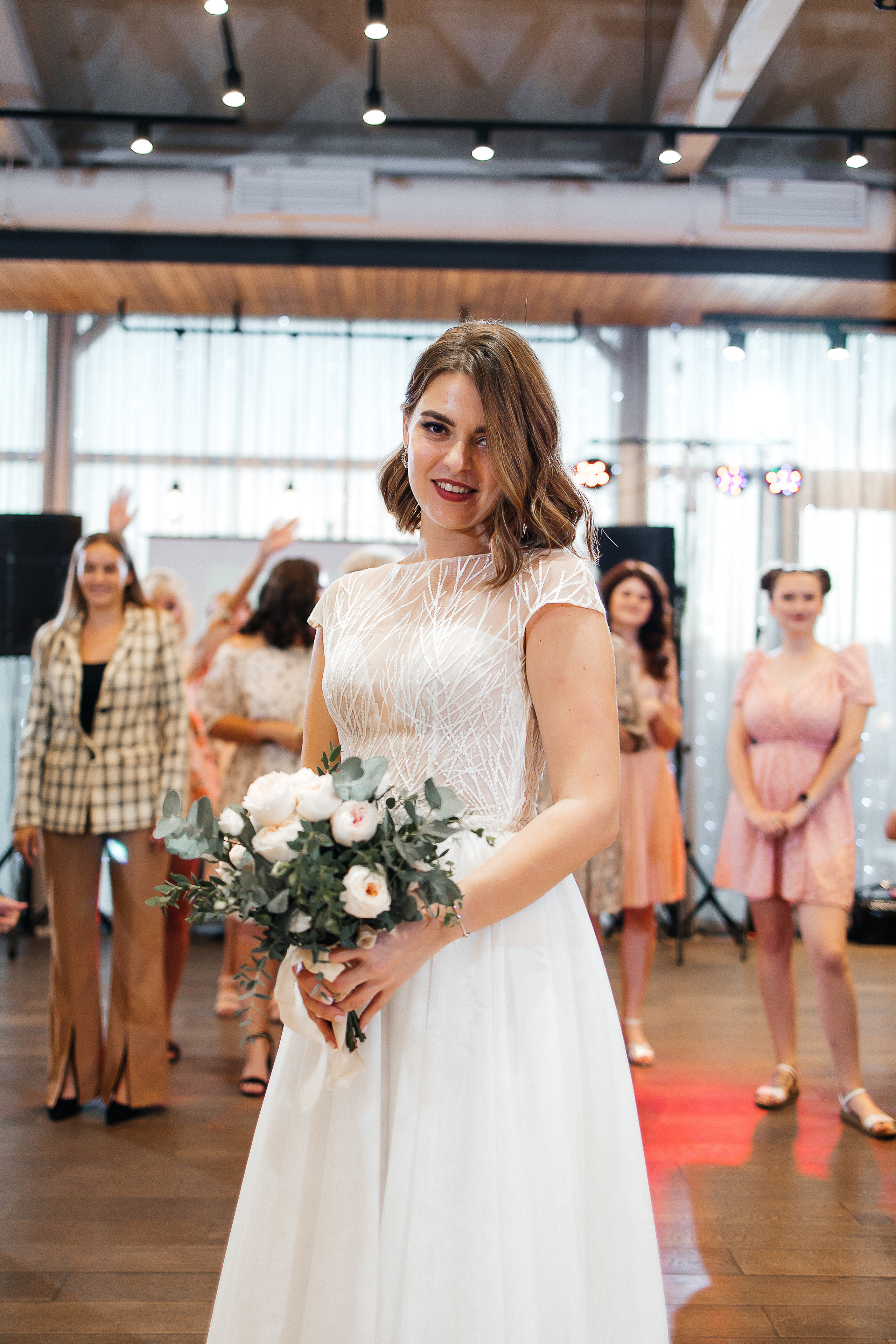 Волнительная свадебная церемония на веранде уютного ресторана. Олег Сверчков | Свадебный фотограф Вологда