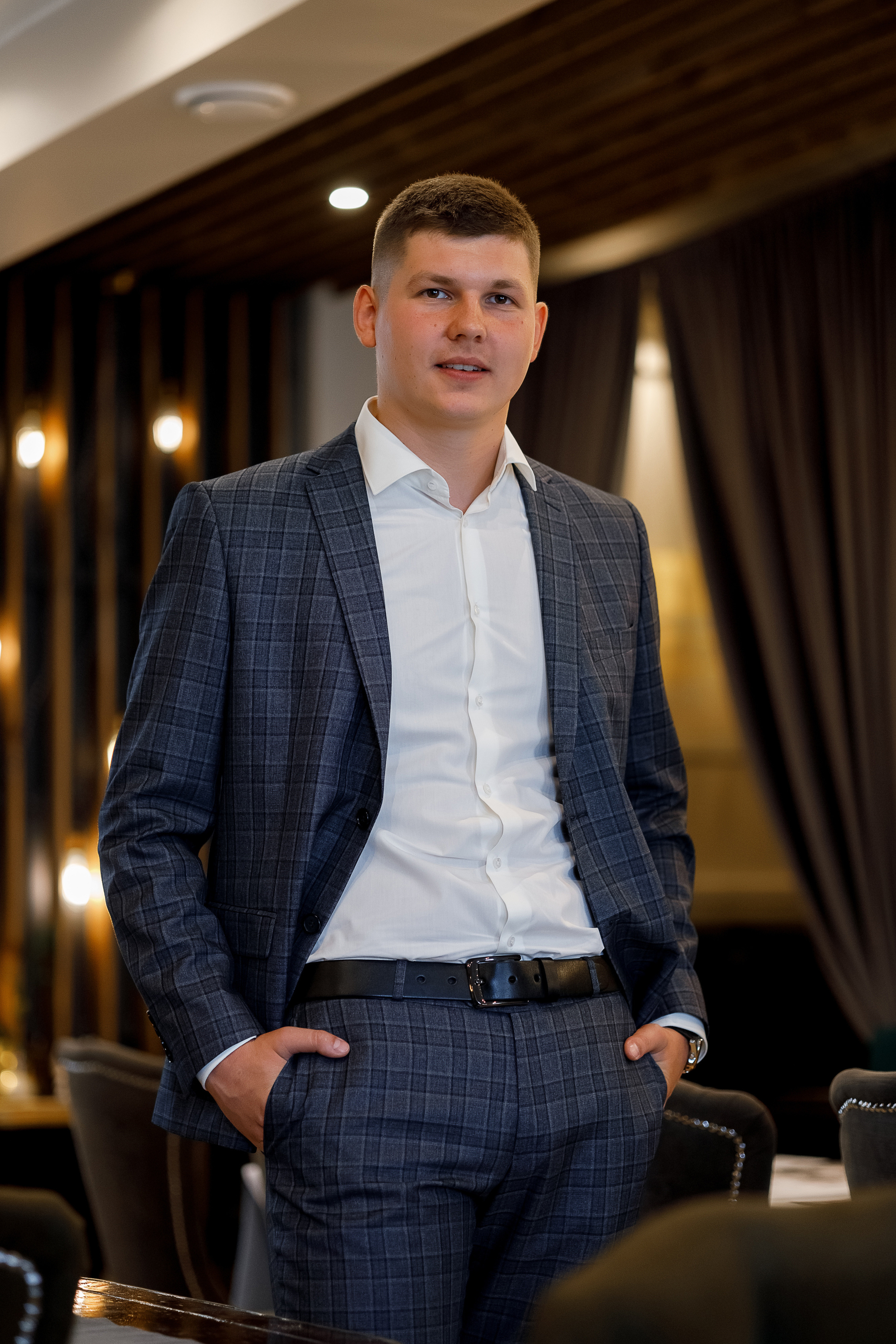 Волнительная свадебная церемония на веранде уютного ресторана. Олег Сверчков | Свадебный фотограф Вологда