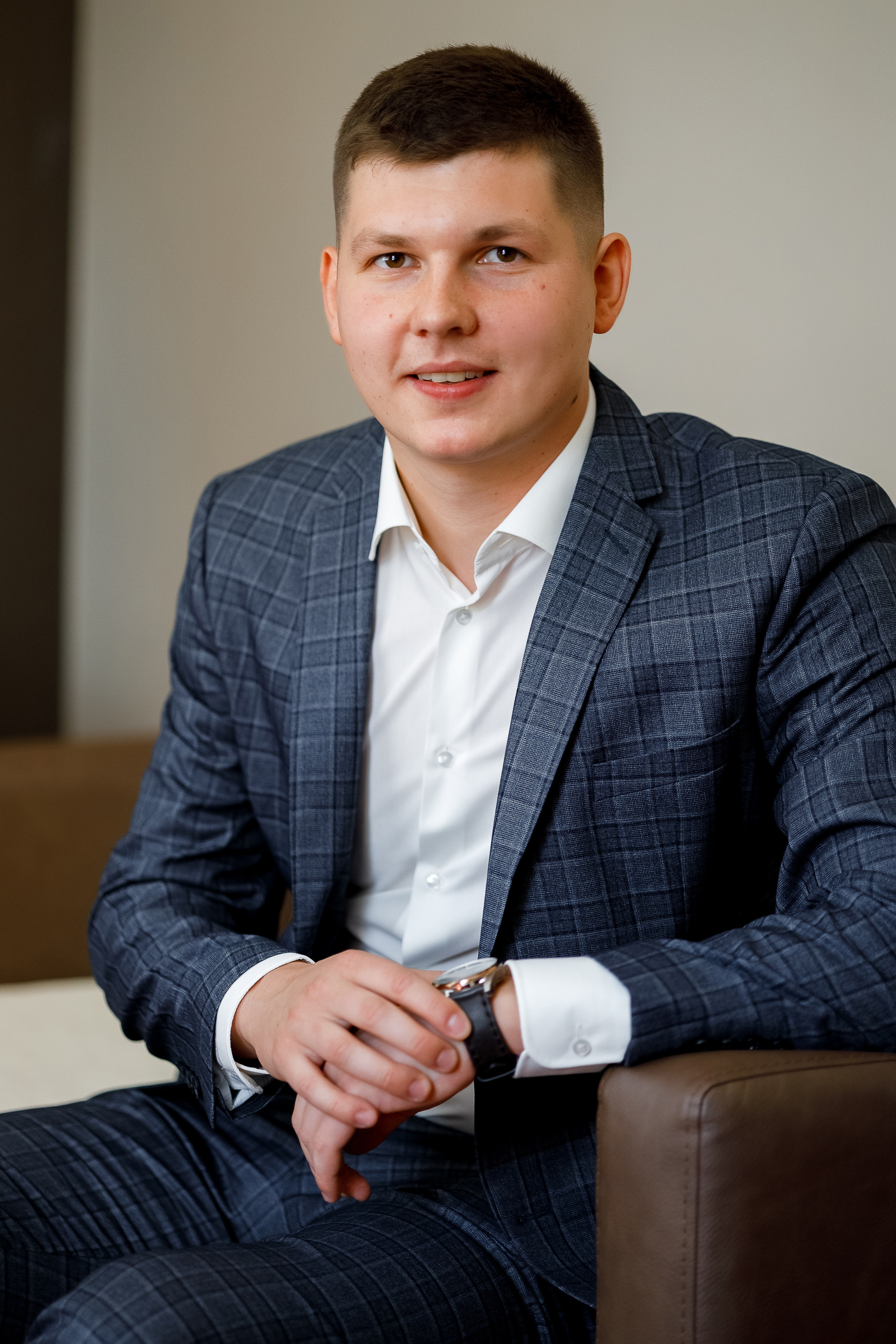 Волнительная свадебная церемония на веранде уютного ресторана. Олег Сверчков | Свадебный фотограф Вологда