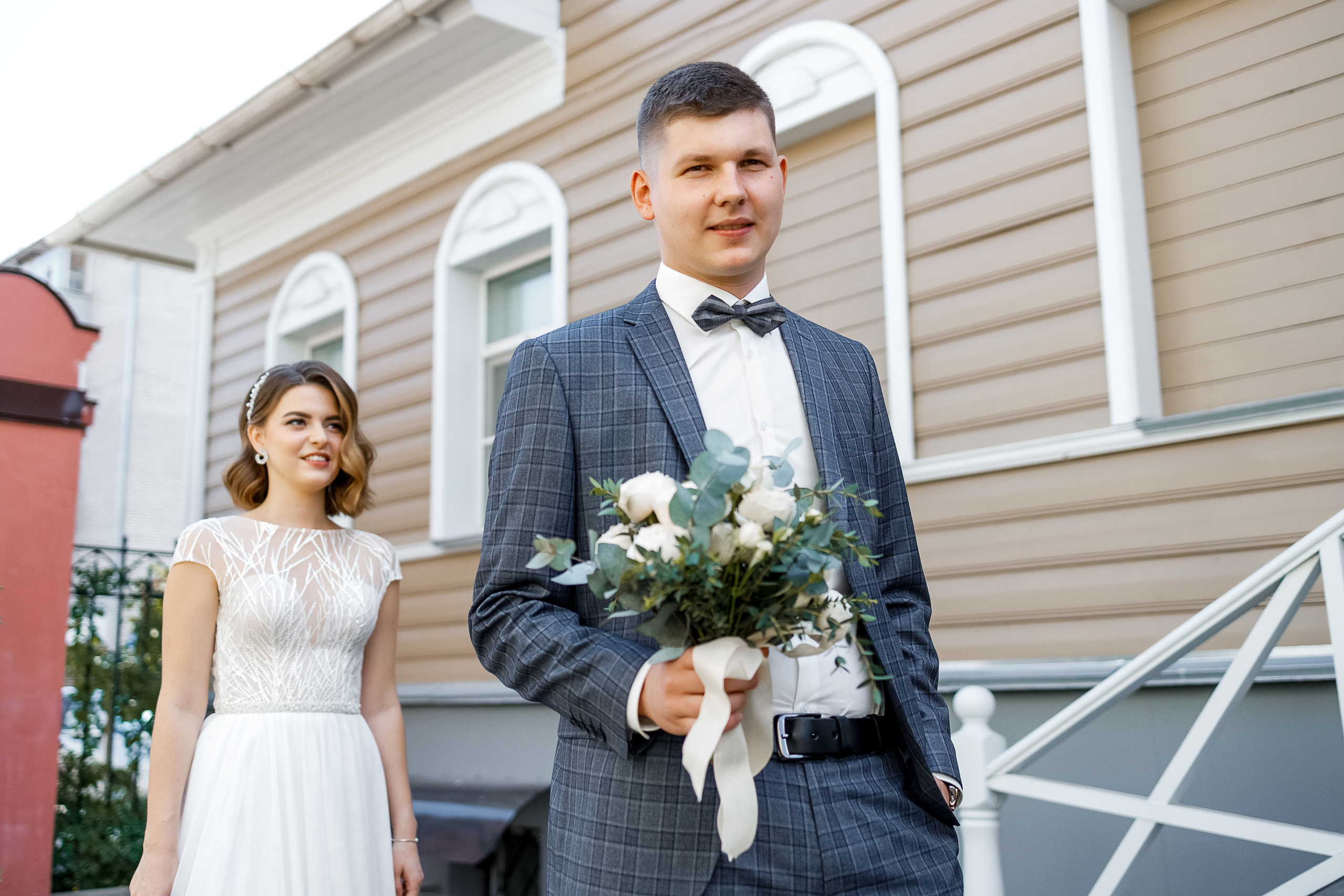 Волнительная свадебная церемония на веранде уютного ресторана. Олег Сверчков | Свадебный фотограф Вологда