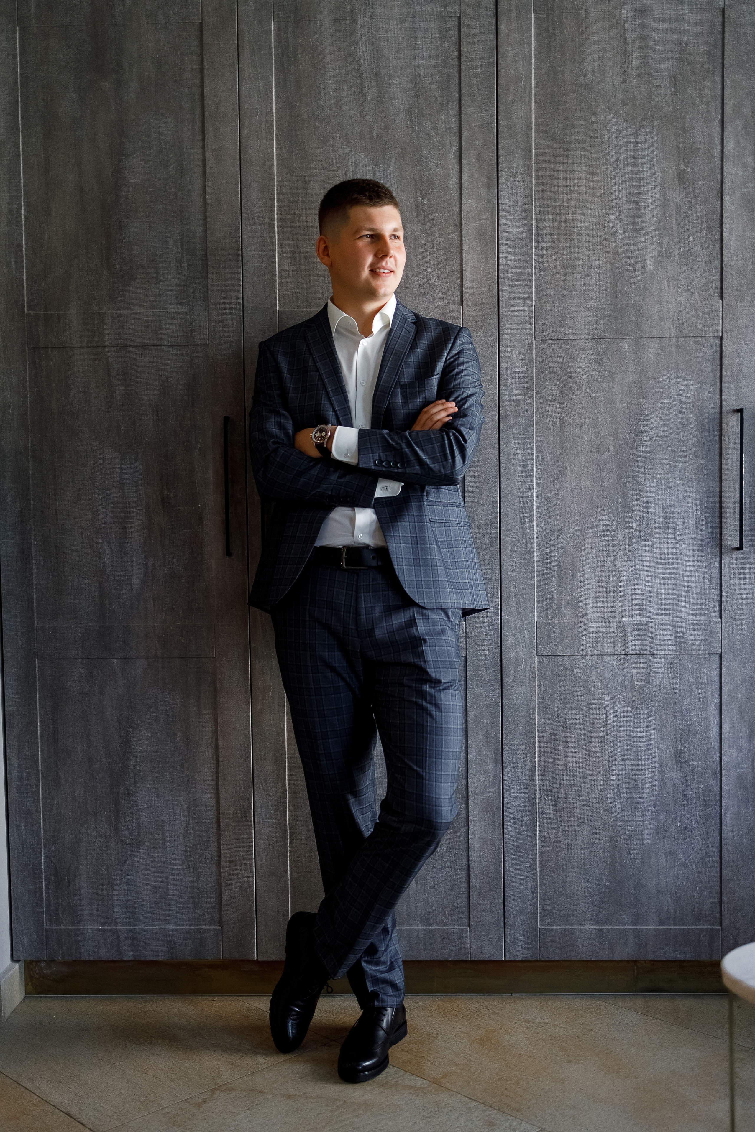 Волнительная свадебная церемония на веранде уютного ресторана. Олег Сверчков | Свадебный фотограф Вологда