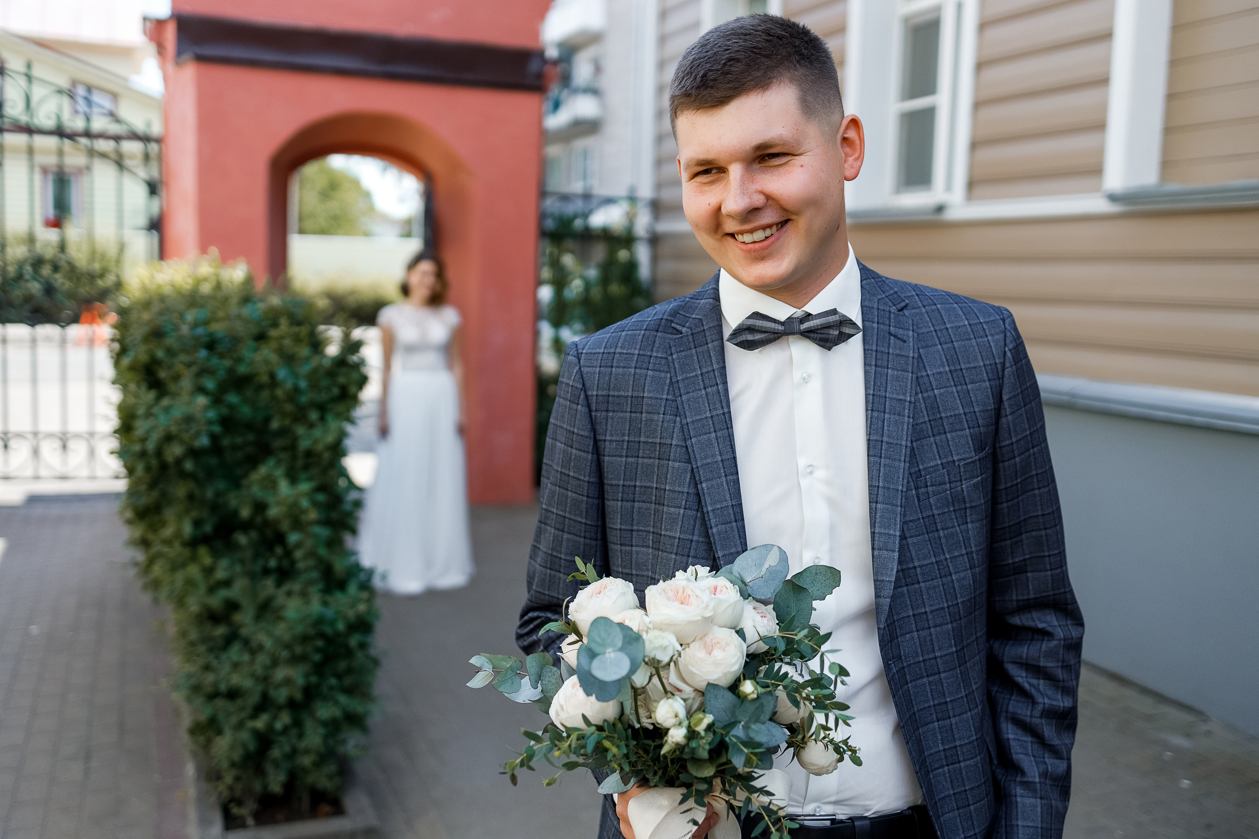 Волнительная свадебная церемония на веранде уютного ресторана. Олег Сверчков | Свадебный фотограф Вологда