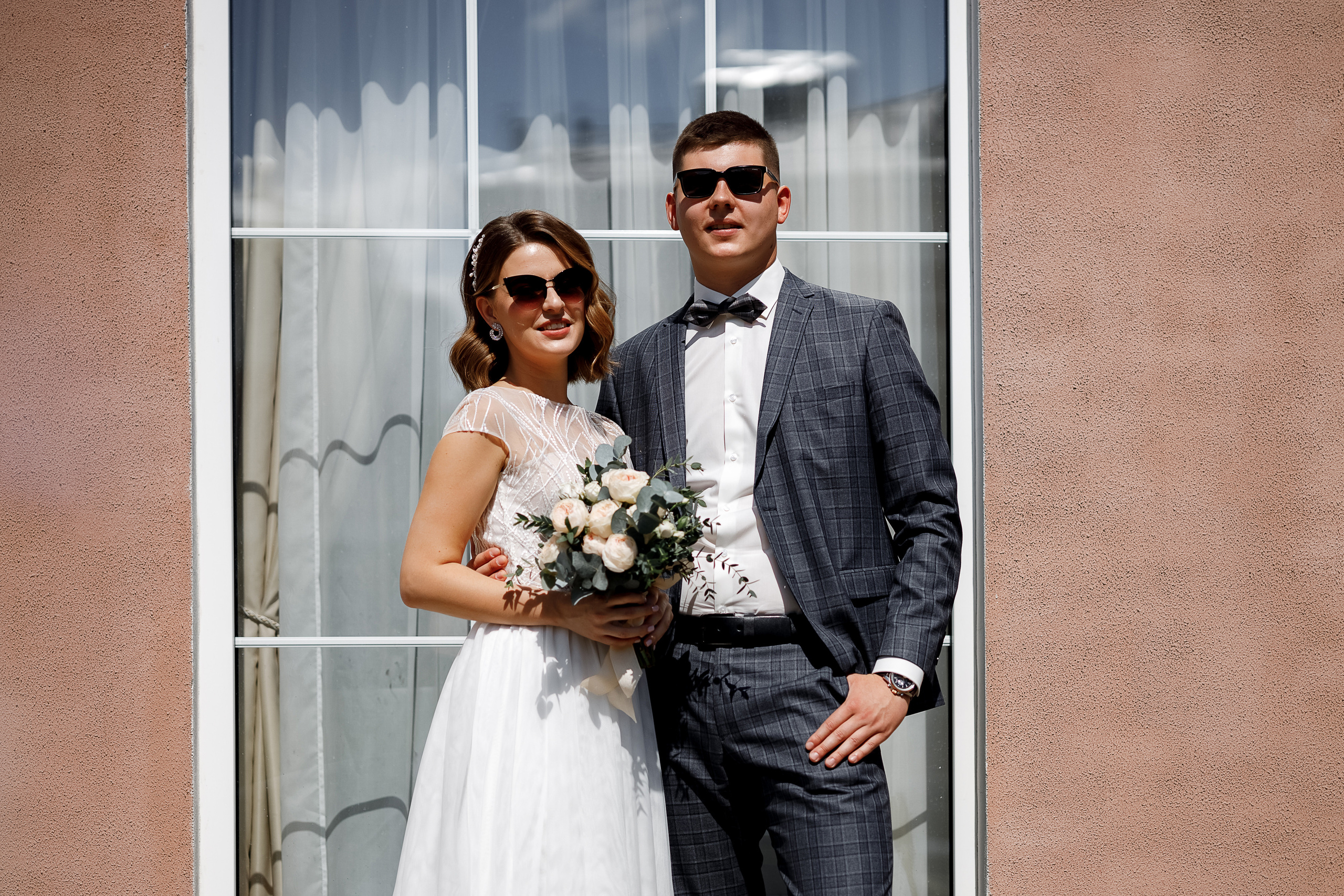 Волнительная свадебная церемония на веранде уютного ресторана. Олег Сверчков | Свадебный фотограф Вологда