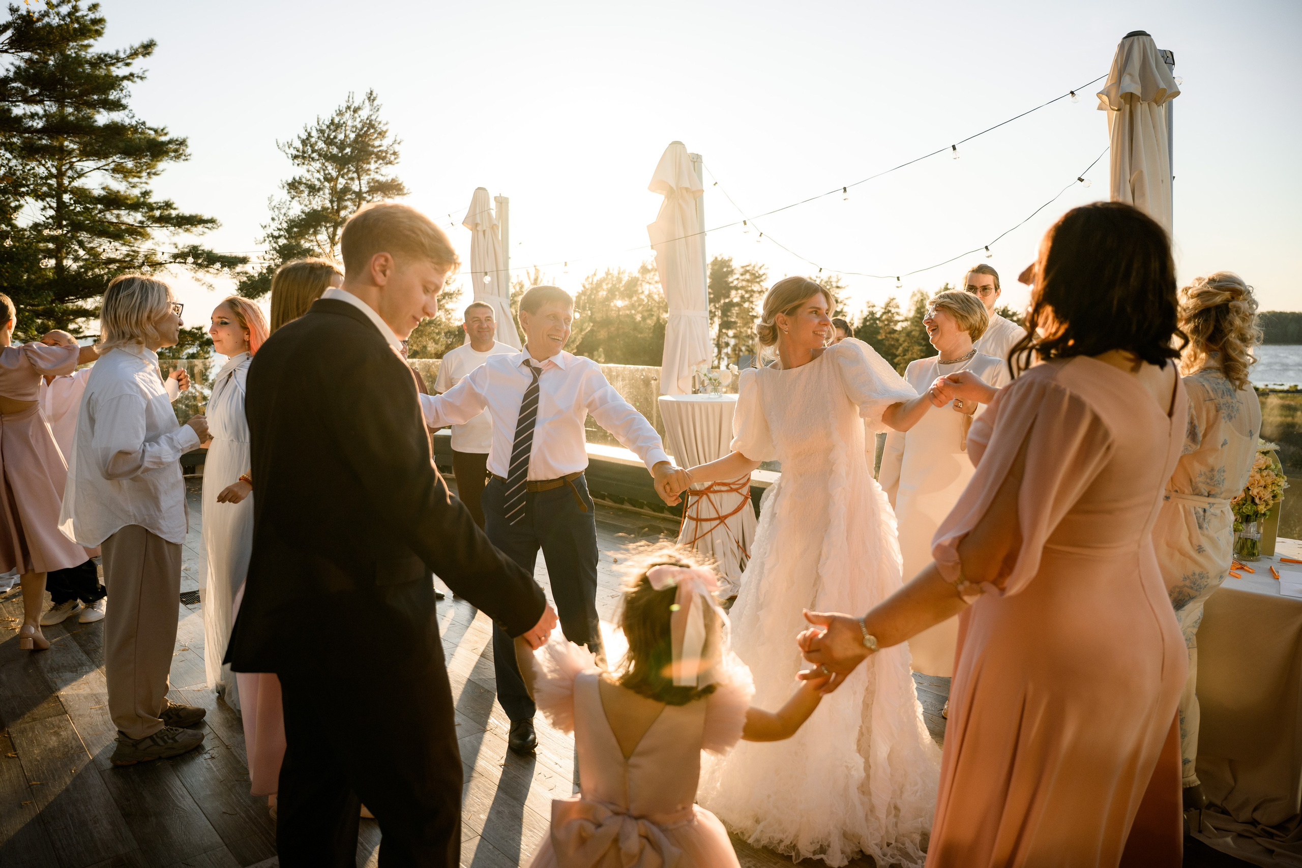 На берегу залива. Свадебный фотограф в Санкт-Петербурге, Москве, СПб Сергей Поддубный