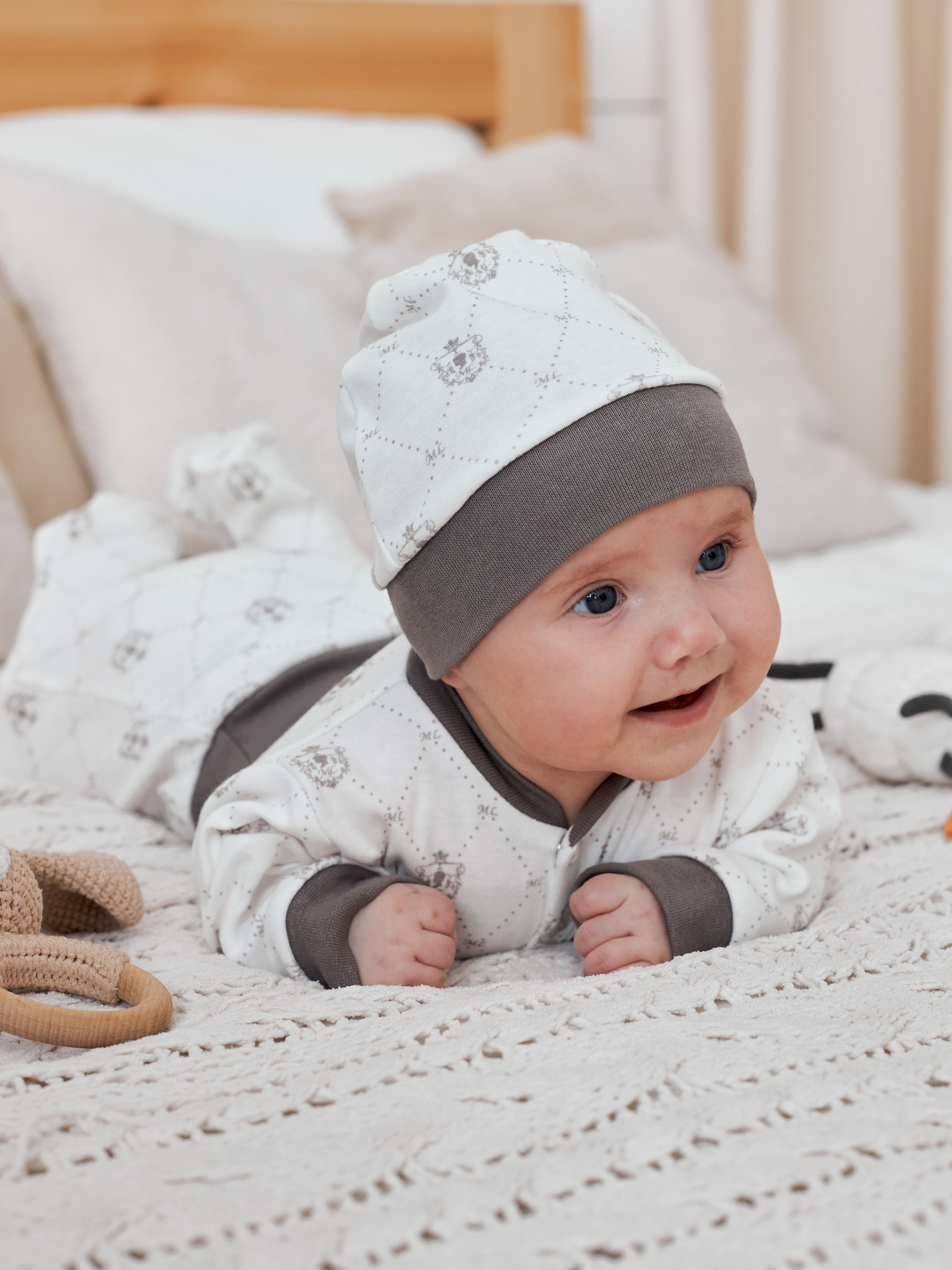 Фотосъемка комбинезонов для малыша Екатеринбург Wildberries ВБ Ozon Озон фотосессия детей Екб заказать цена фотосъемка товара WB дети Екб. Фотограф Екатеринбург Анастасия Жерновская | Маркетплейсы и нейрофото