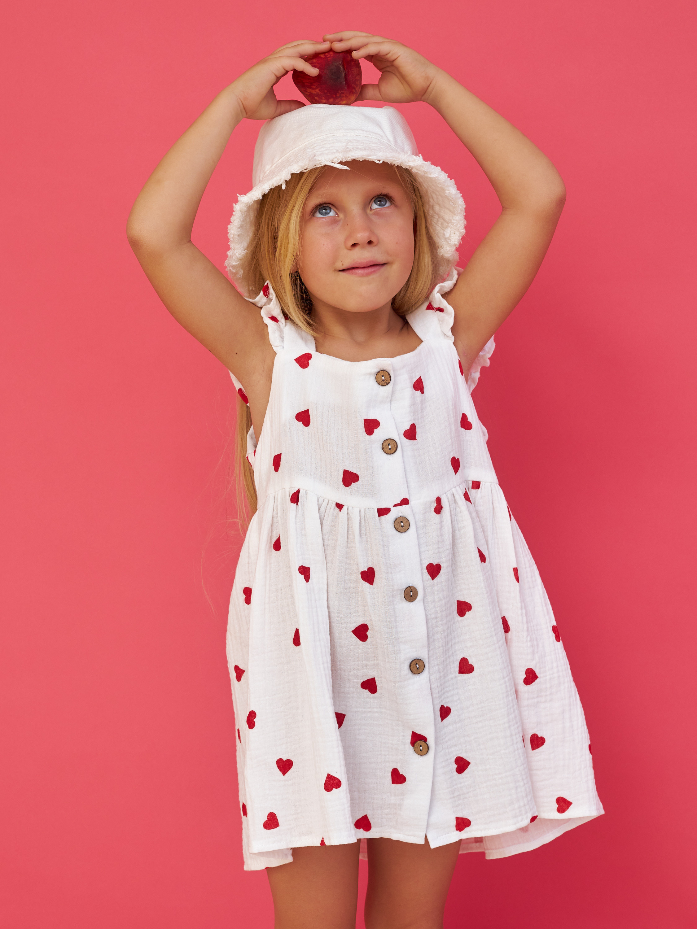 Фотосъемка детских платьев Екатеринбург Wildberries ВБ Ozon Озон фотосессия детей Екб заказать цена фотосъемка товара WB нарядное платье. Фотограф Екатеринбург Анастасия Жерновская | Маркетплейсы и нейрофото