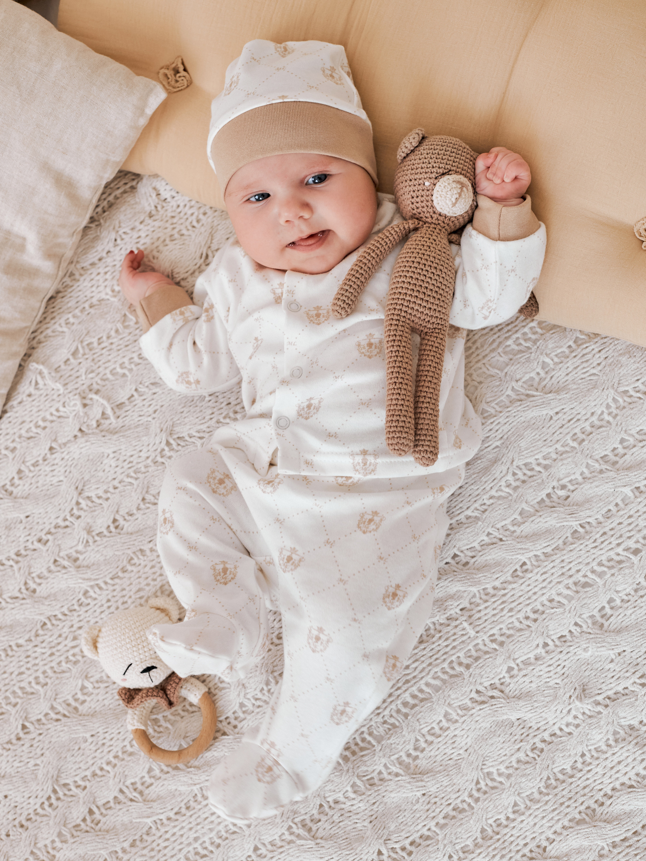 Фотосъемка комбинезонов для малыша Екатеринбург Wildberries ВБ Ozon Озон фотосессия детей Екб заказать цена фотосъемка товара WB дети Екб. Фотограф Екатеринбург Анастасия Жерновская | Маркетплейсы и нейрофото