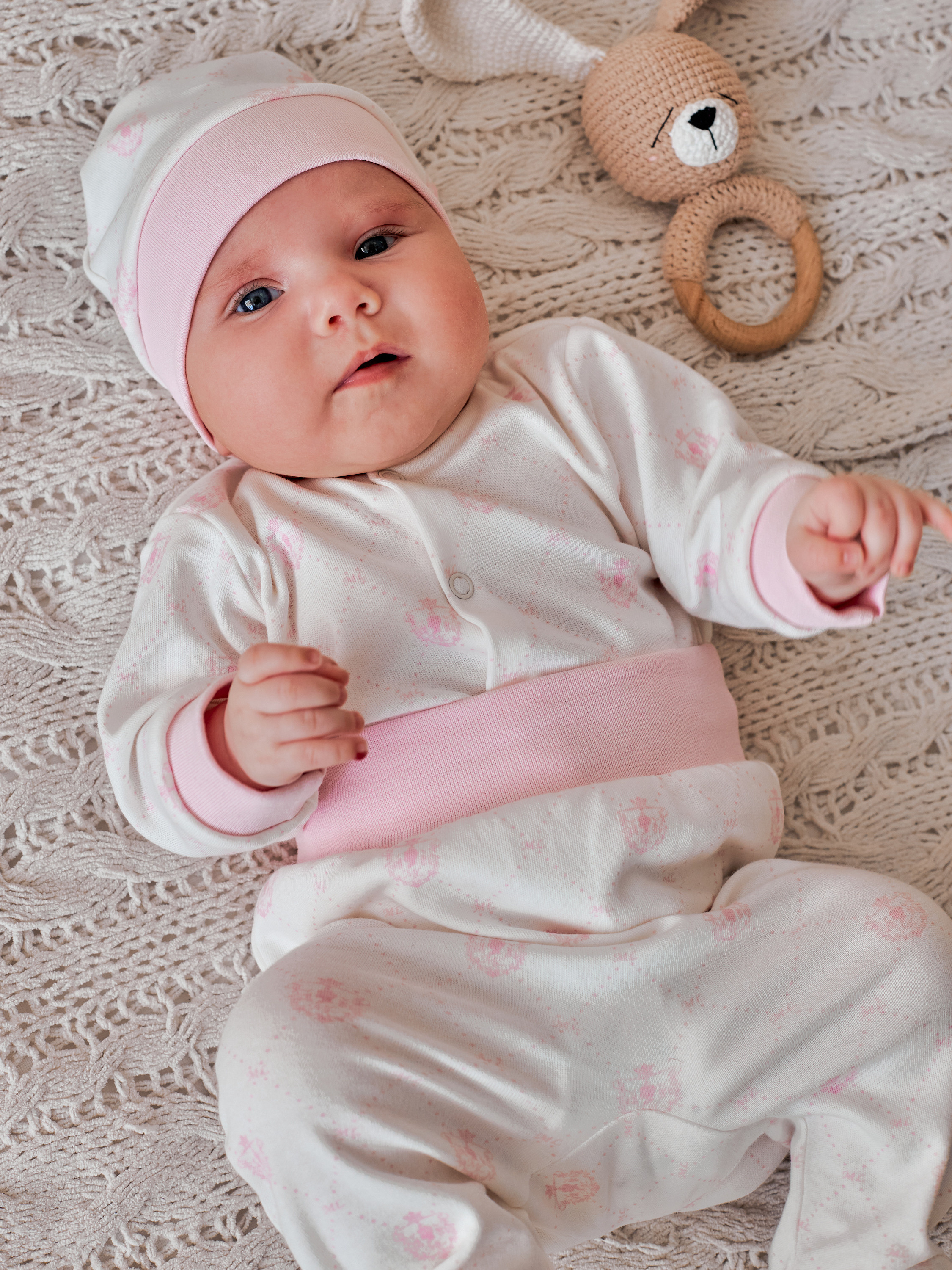 Фотосъемка комбинезонов для малыша Екатеринбург Wildberries ВБ Ozon Озон фотосессия детей Екб заказать цена фотосъемка товара WB дети Екб. Фотограф Екатеринбург Анастасия Жерновская | Маркетплейсы и нейрофото