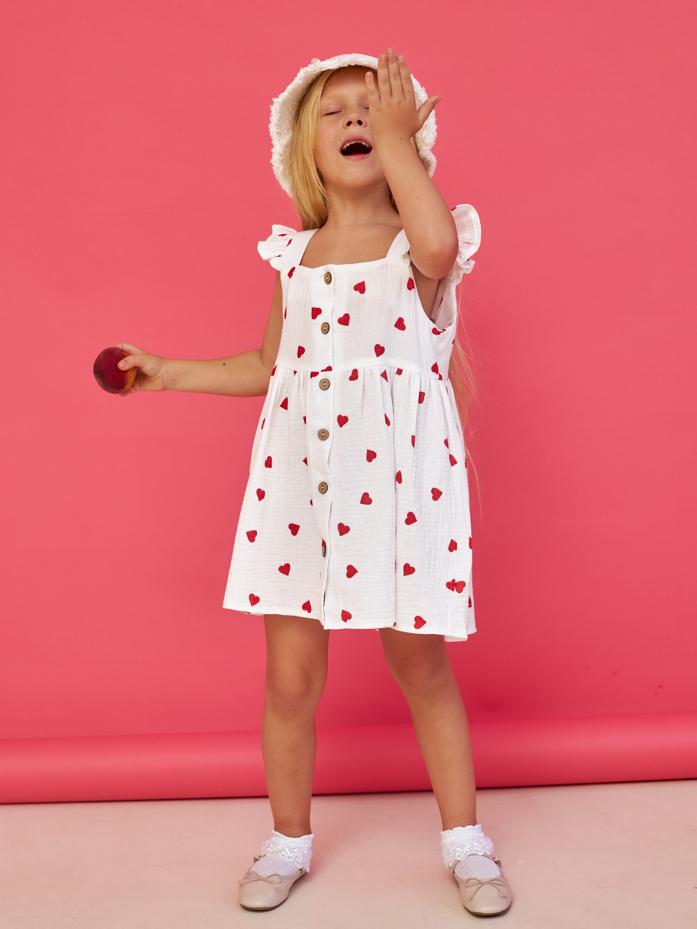 Фотосъемка детских платьев Екатеринбург Wildberries ВБ Ozon Озон фотосессия детей Екб заказать цена фотосъемка товара WB нарядное платье. Фотограф Екатеринбург Анастасия Жерновская | Маркетплейсы и нейрофото