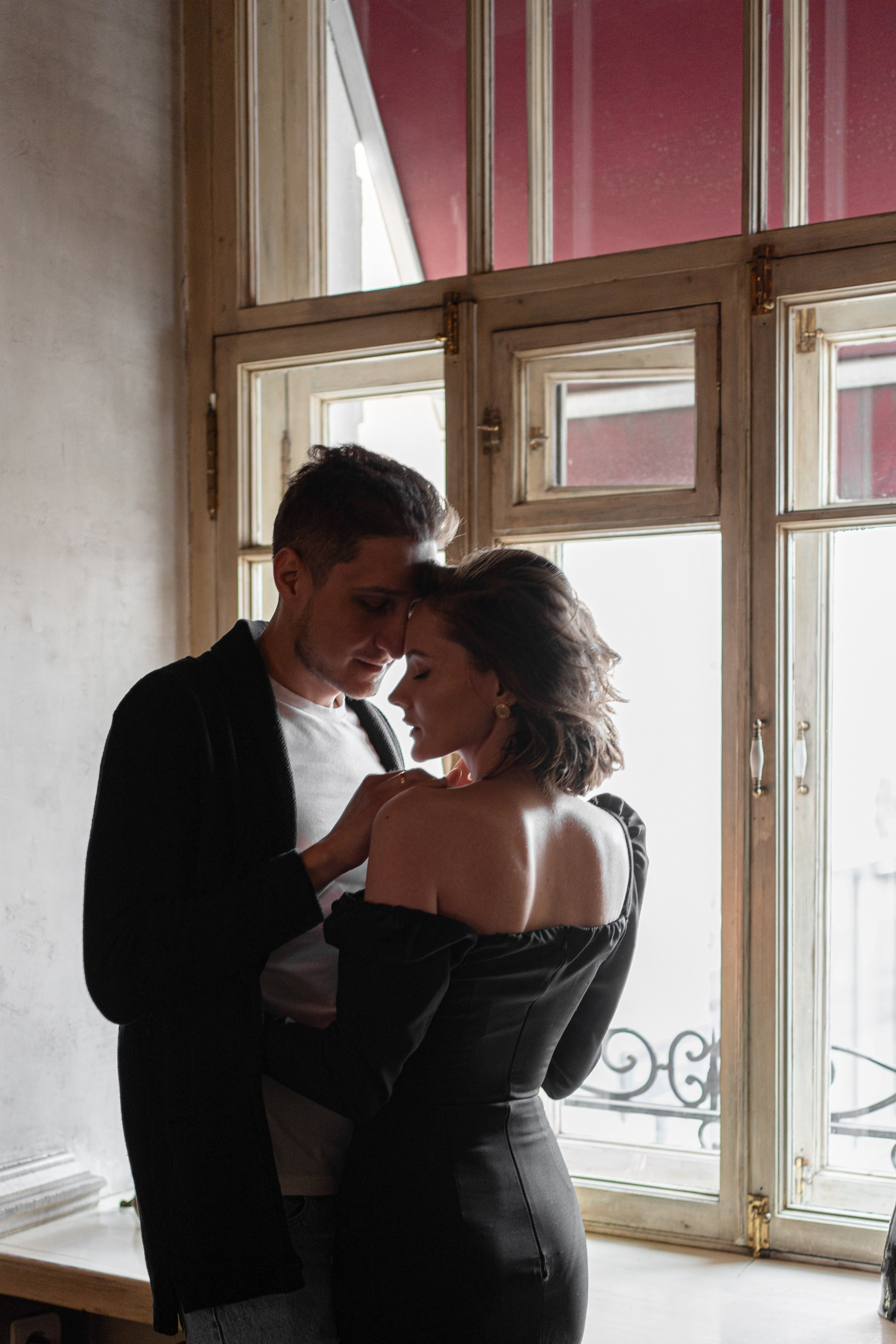 Парижская мелодия II. Главная