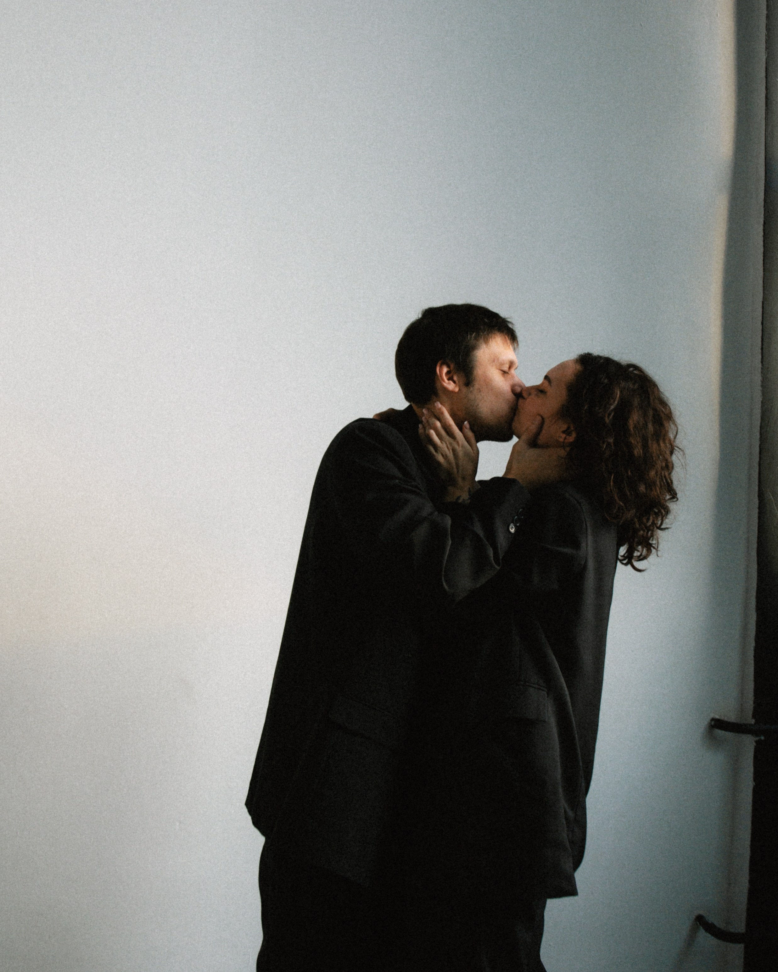 И сошла с ума маргарита вслед за мастером. Свадебный и портретный фотограф в Новосибирске Любовь Исакова