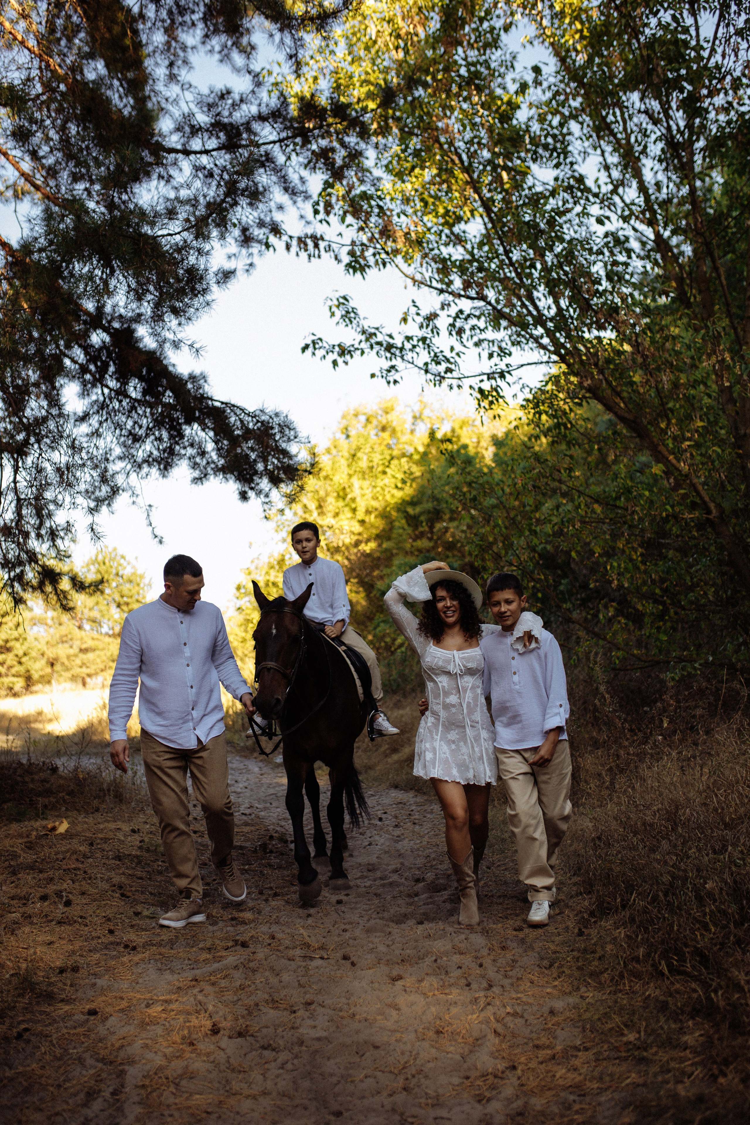 Олеся и семья. Семейный фотограф Губкин/Старый Оскол