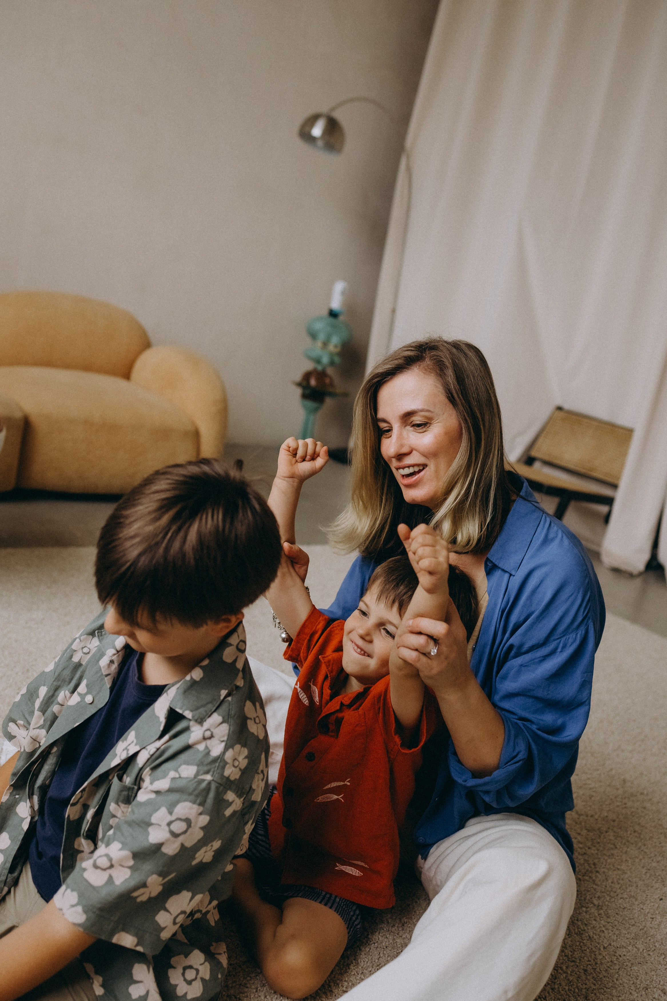 Оксана, Слава, Петя. Главная