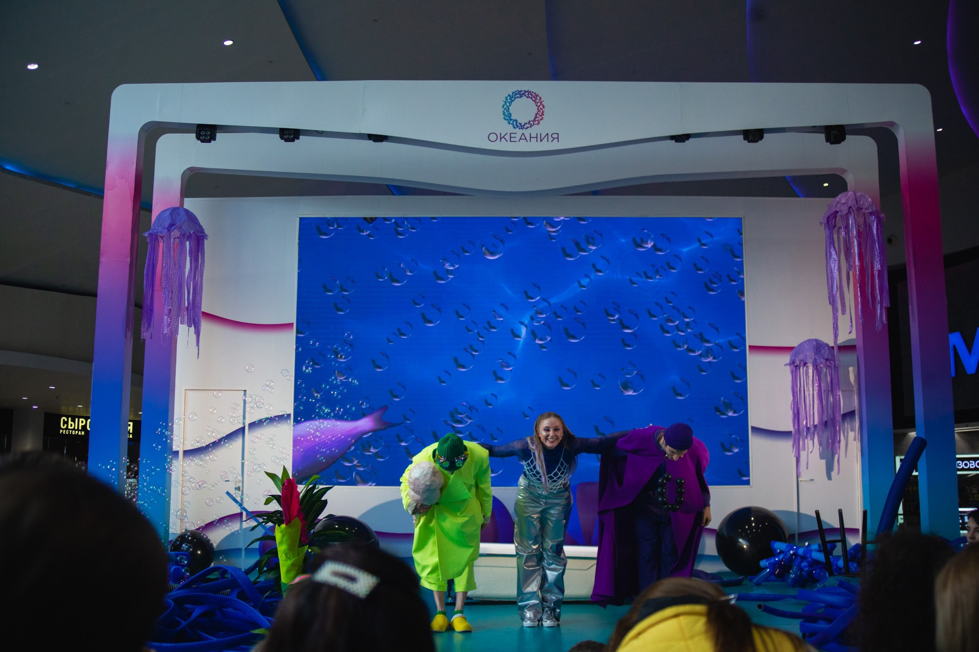 Сказка в ТЦ Океания. Репортажный и концертный фотограф в Москве Анастасия Осень