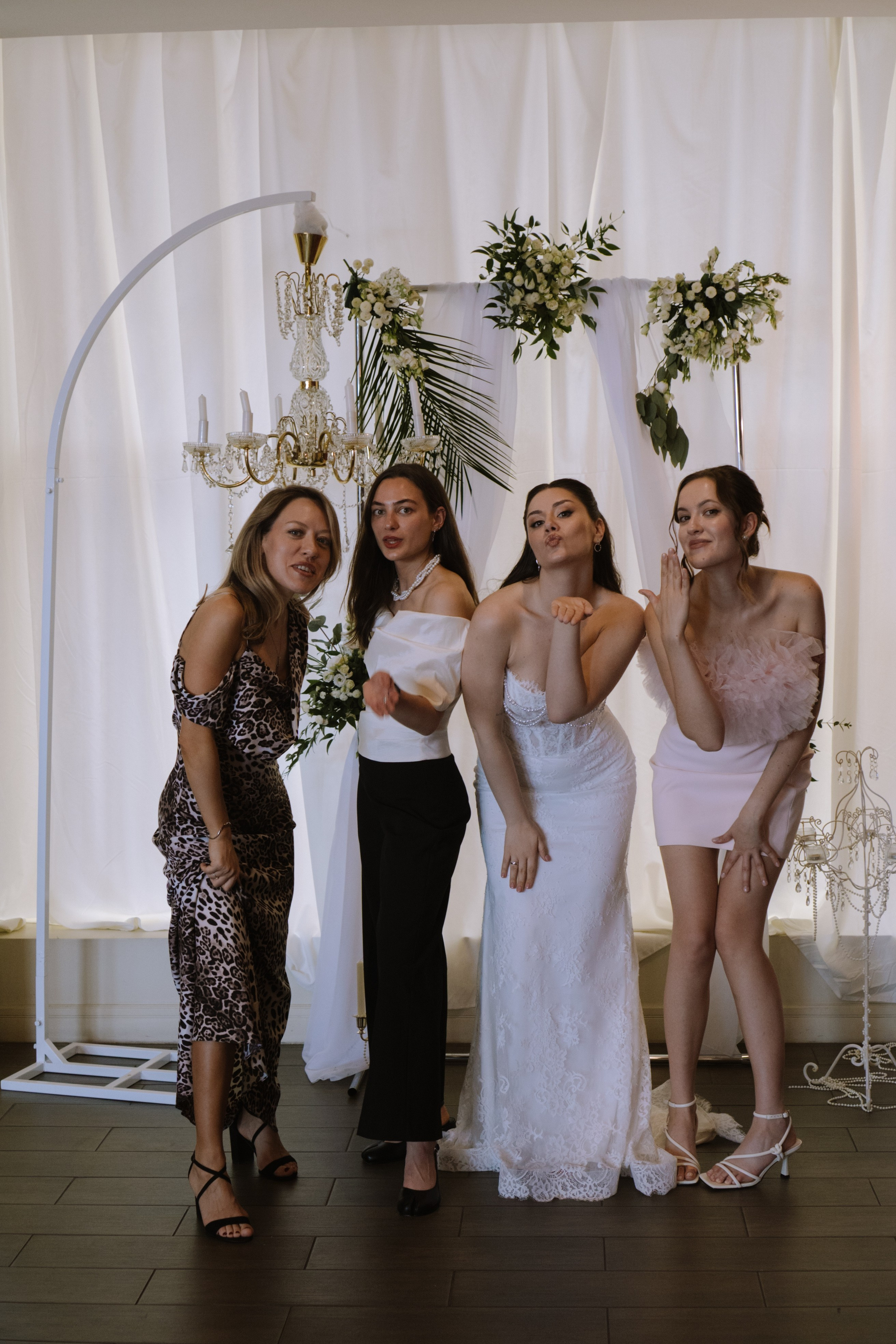 СВАДЕБНЫЙ БАНКЕТ НА ВЛАДИМИРСКОЙ В САНКТ-ПЕТЕРБУРГЕ (КАМЕРНАЯ СВАДЬБА). Профессиональный фотограф, Санкт-Петербург — Виктория Богомолова