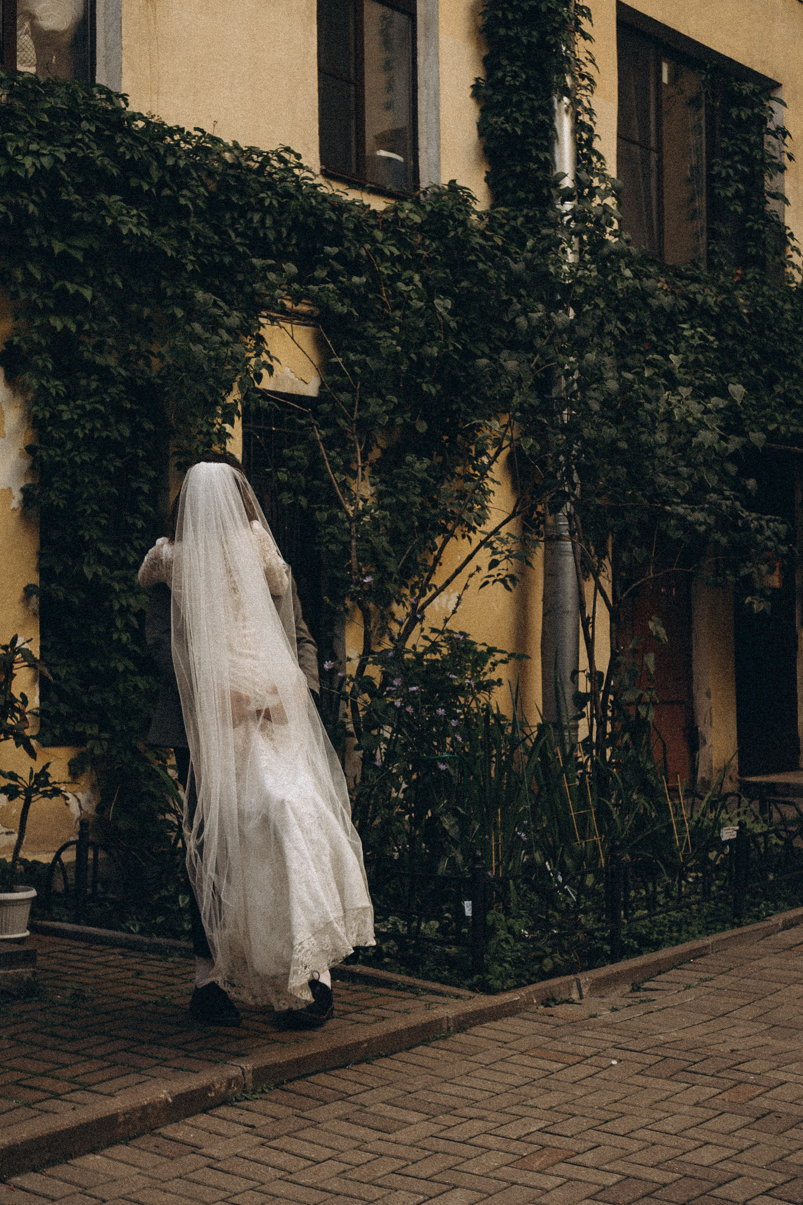 СВАДЕБНАЯ ПРОГУЛКА ВОЗЕ ИСАИКЕВСКОГО СОБОРА АСТОРИИ И ЗАКОНОДАЛЕТНОГО СОБРАНИЯ. Профессиональный фотограф, Санкт-Петербург — Виктория Богомолова