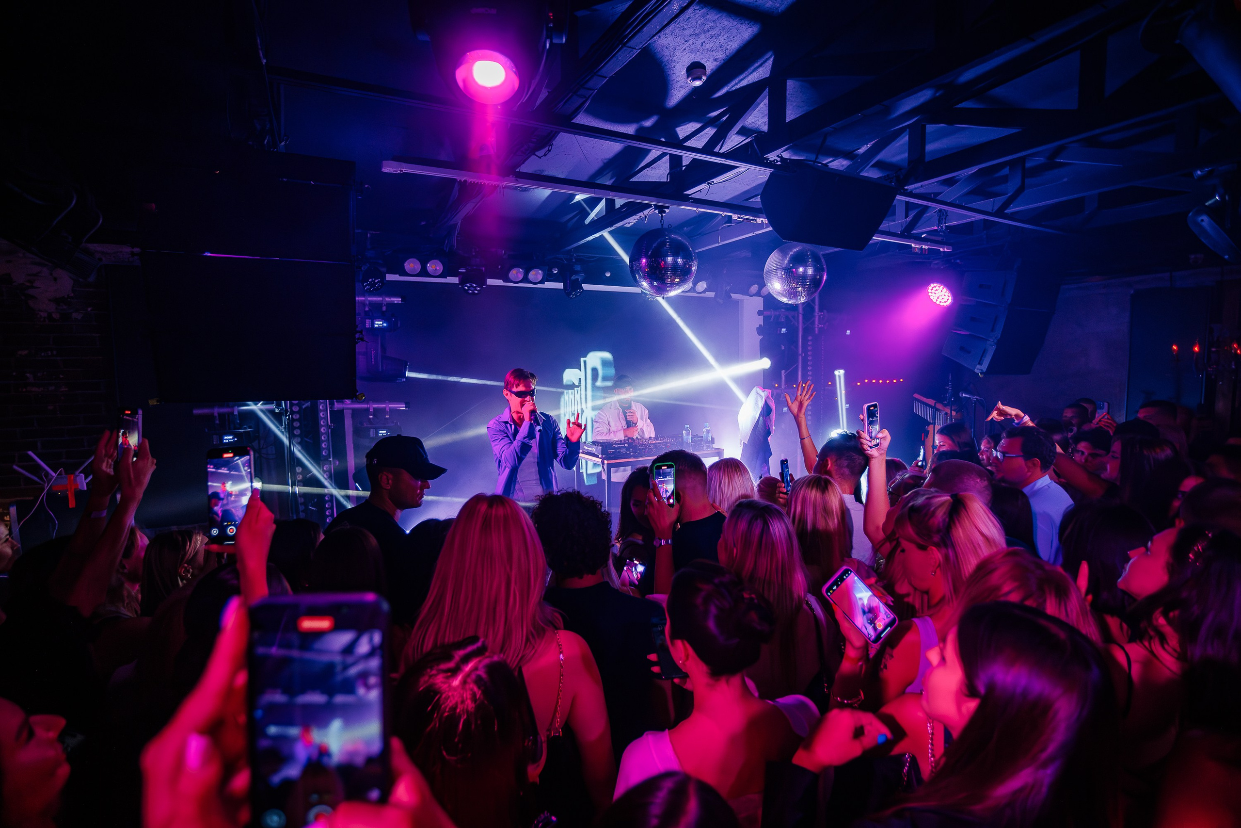 «КРАВЦ"_Чайка на пляже_Ялта_27.08.2025 г. Аминов Руслан | Фотограф