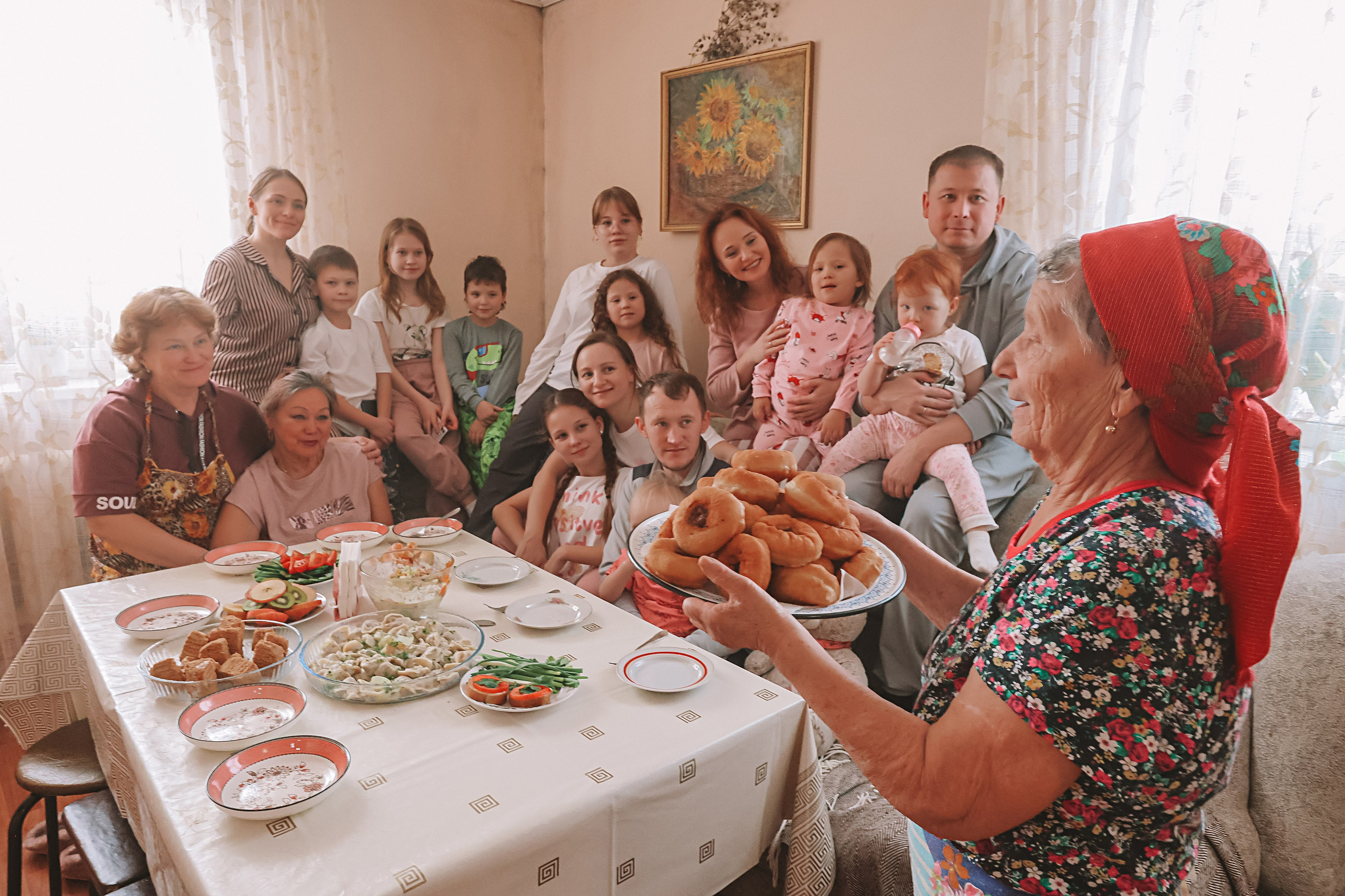 Большая семья репортаж. Семейный фотограф Тюмень, фотограф на роды Салмина Мария
