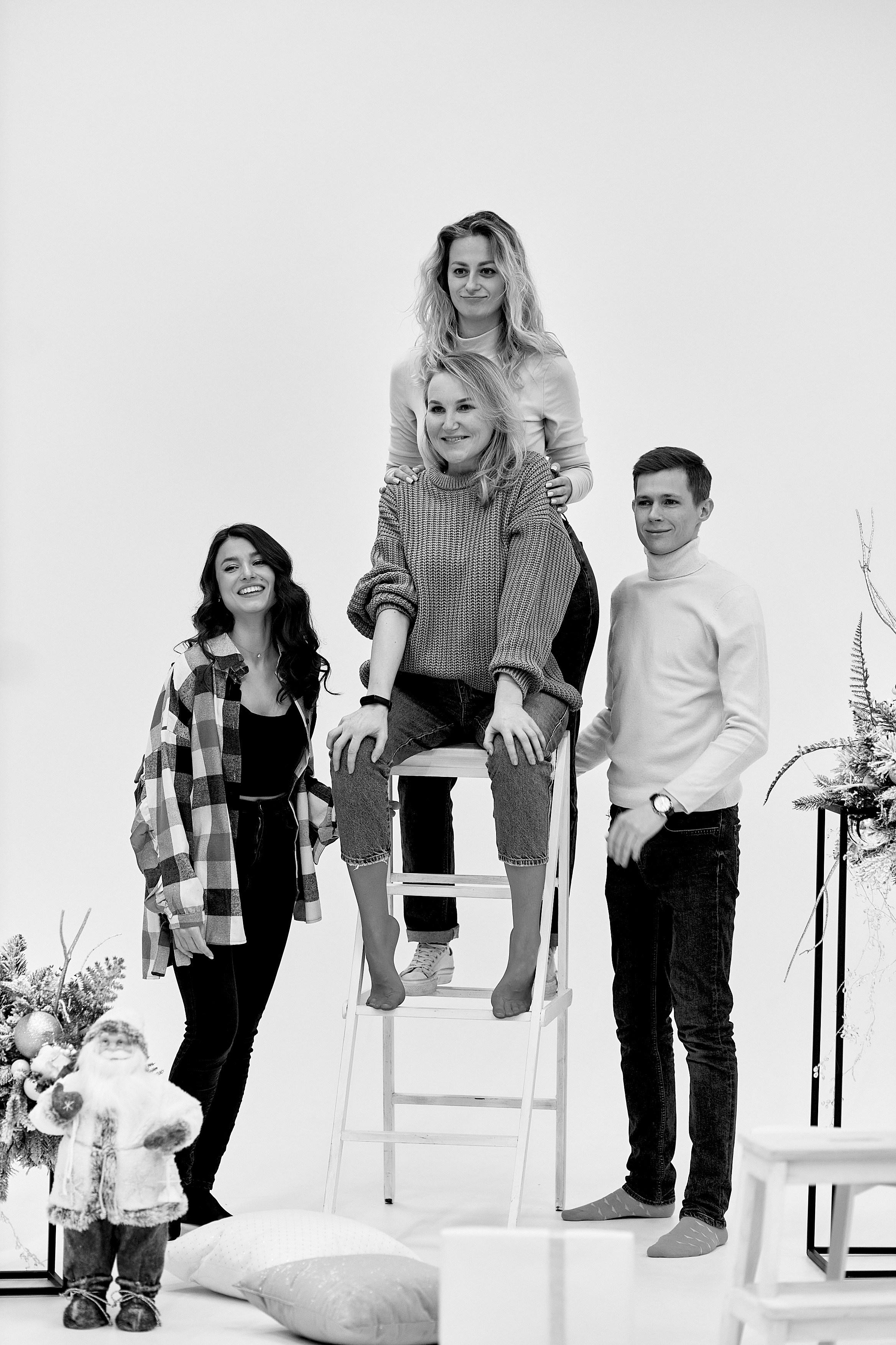 Групповые студийные портреты. Семейный и репортажной фотограф в Красноярске и Москве Виктор Бабинцев