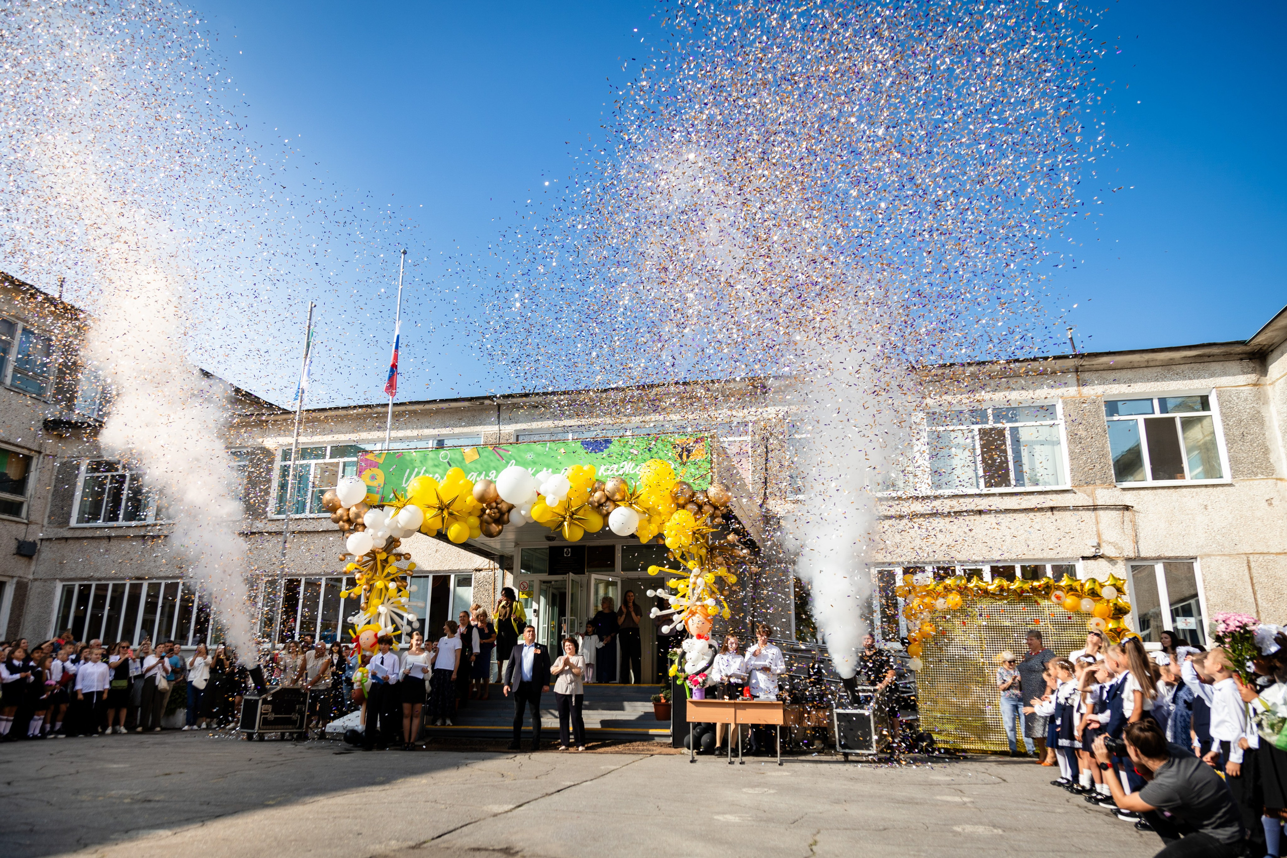 Гимназия № 50. Детский фотограф видеограф в Хабаровске Михаил Орлов