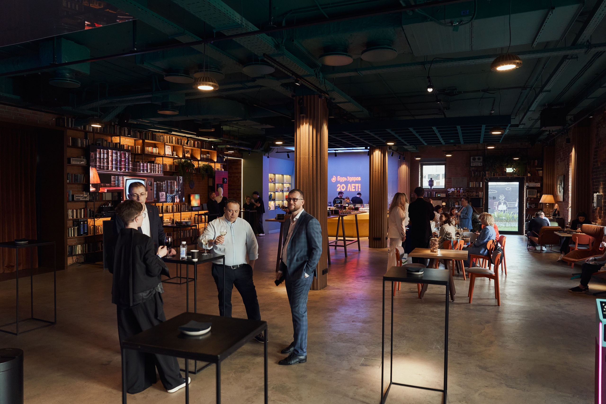 Клинике «Будь Здоров» 20 лет. Свадебный фотограф в Москве и Подмосковье Виктор Одинцов