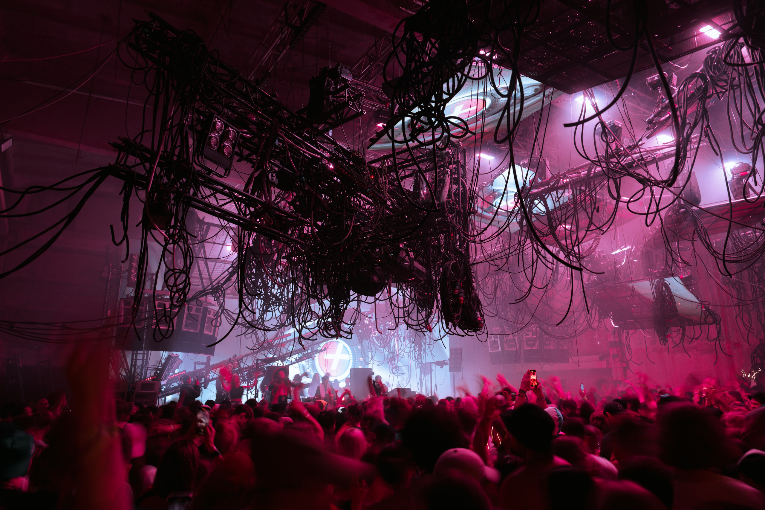 Outline 2024. @tomrus: Рустам Шагиморданов — фотограф